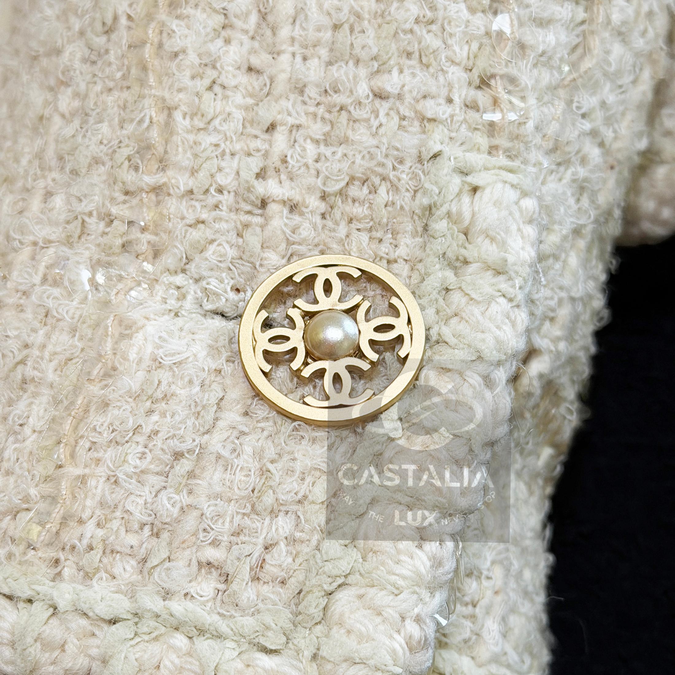 CHANEL Rare Collectible Beige Sequin Tweed Jacket 48 FR in vendita 11