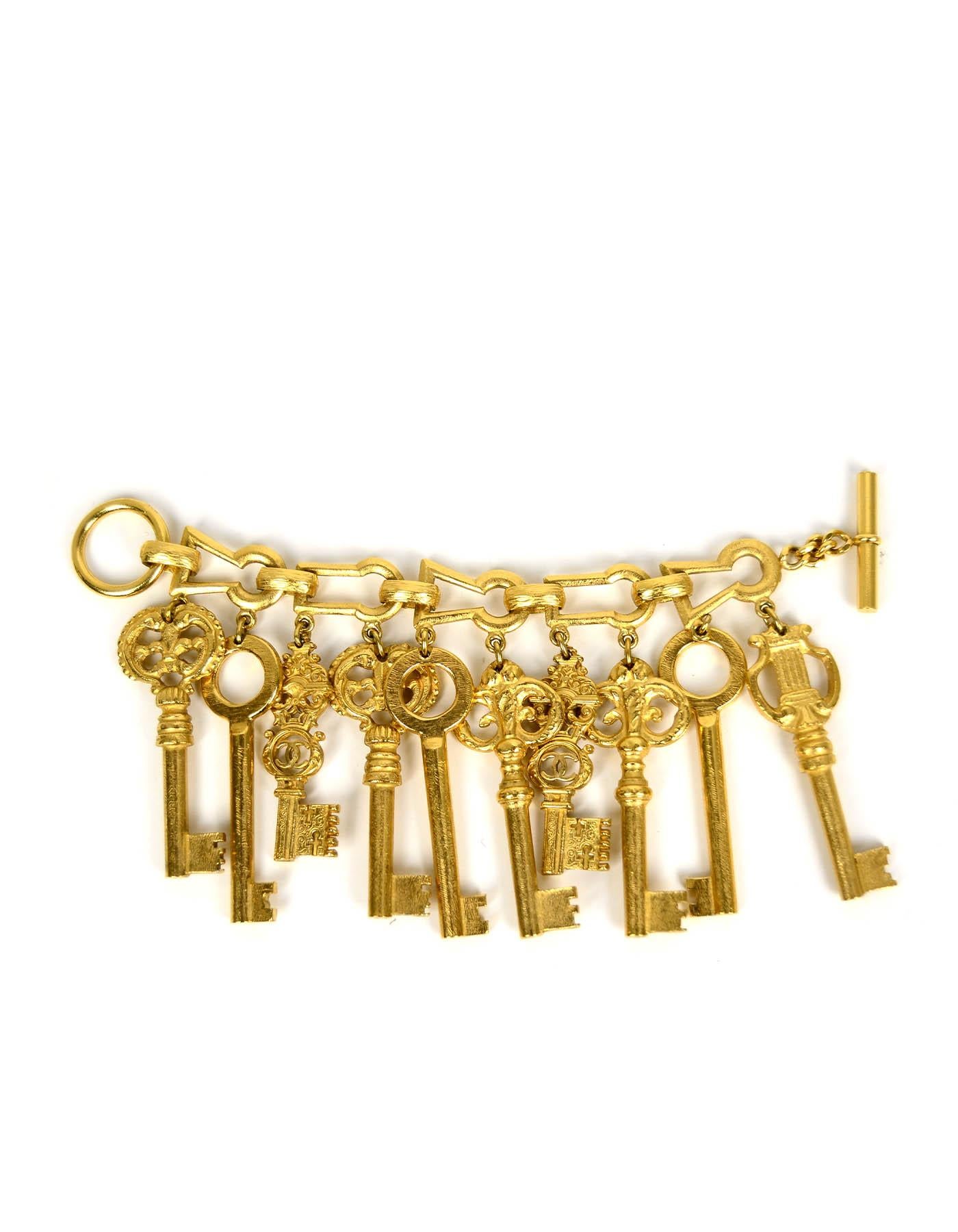 Chanel RARE COLLECTOR'S 1993 Iconic Vintage Gold CC Key Charm Bracelet In Excellent Condition In New York, NY
