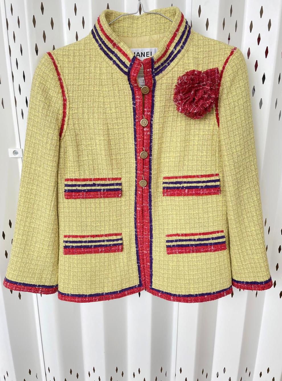 Chanel Rare Collectors Vintage Jacket With Camellia Brooch 42 FR In Excellent Condition In Dubai, AE