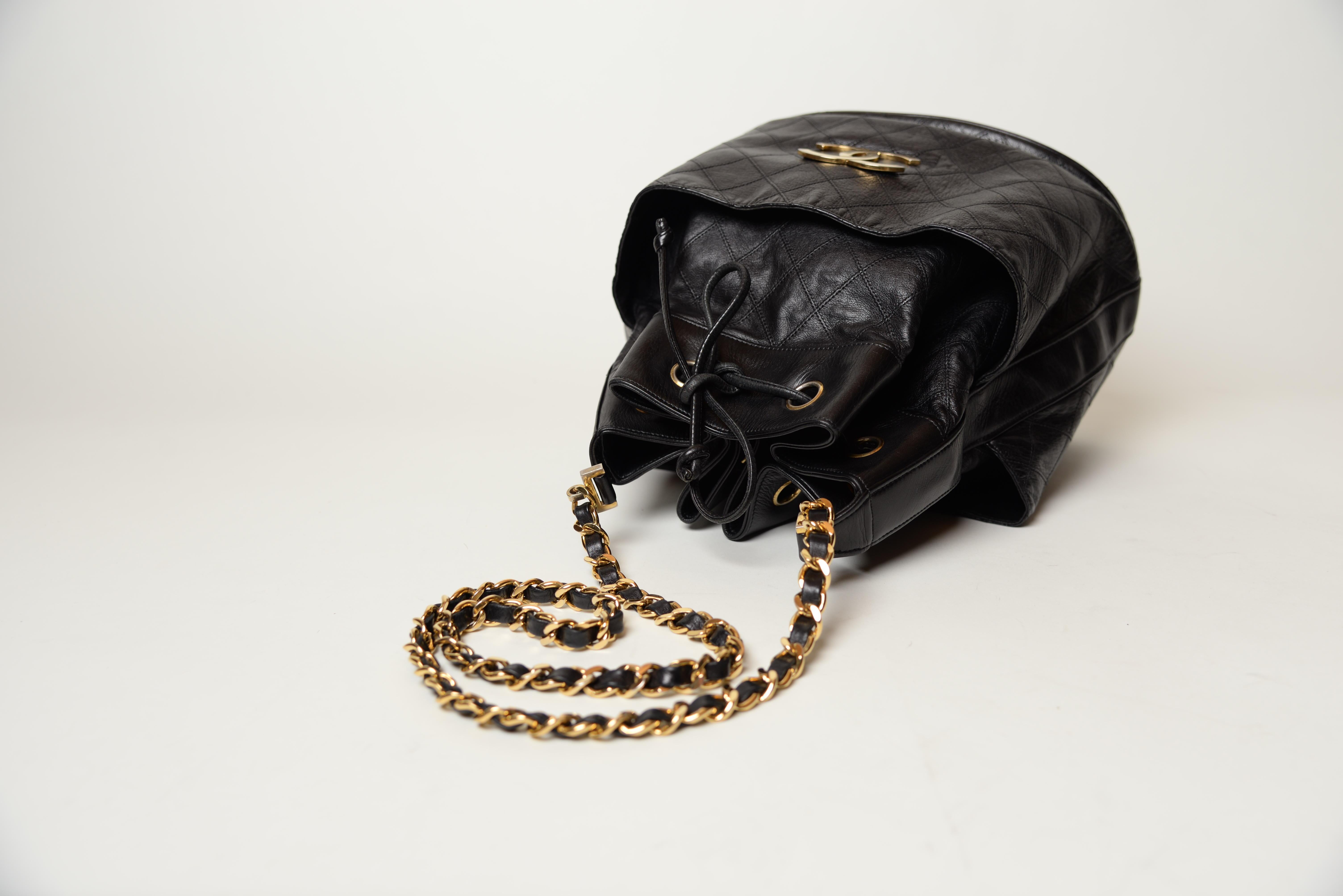 Chanel Rare Drawstring Bucket Bag Vintage Black 4