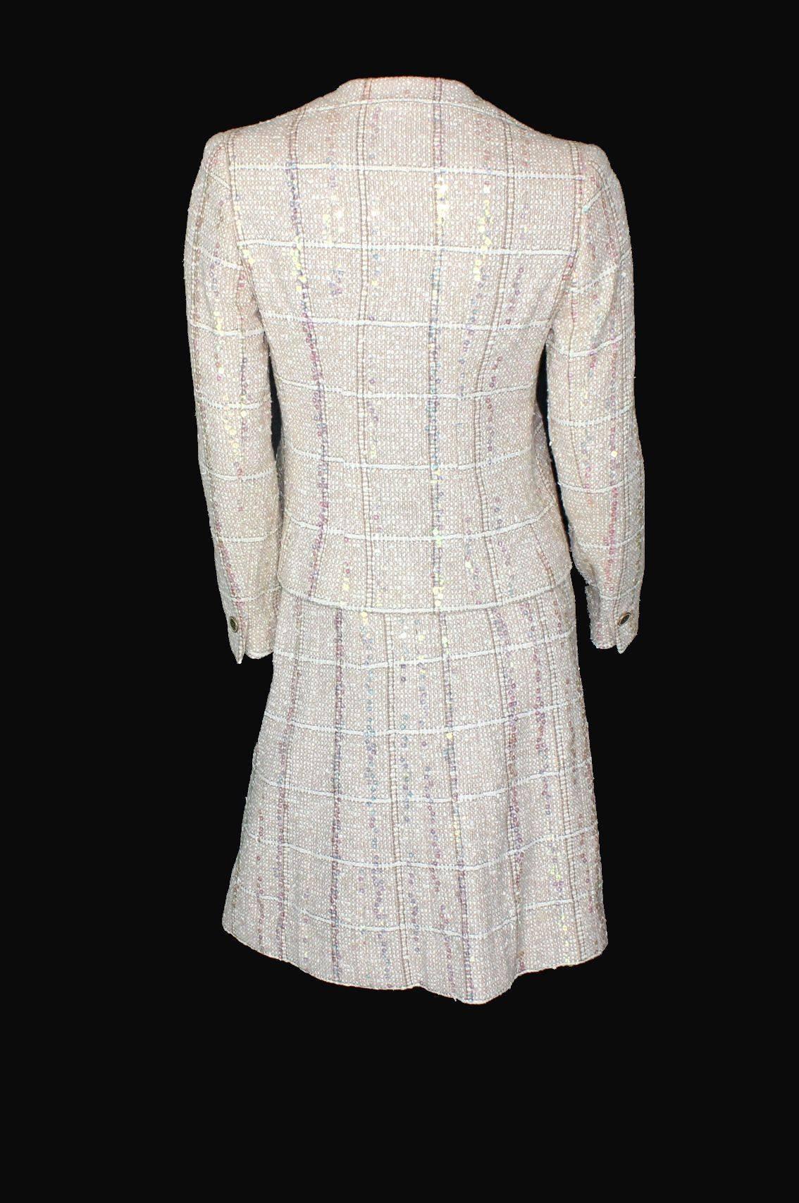 Women's CHANEL Rare Fantasy TweednSequins Trimmed Jacket Skirt Suit Ensemble 42 For Sale