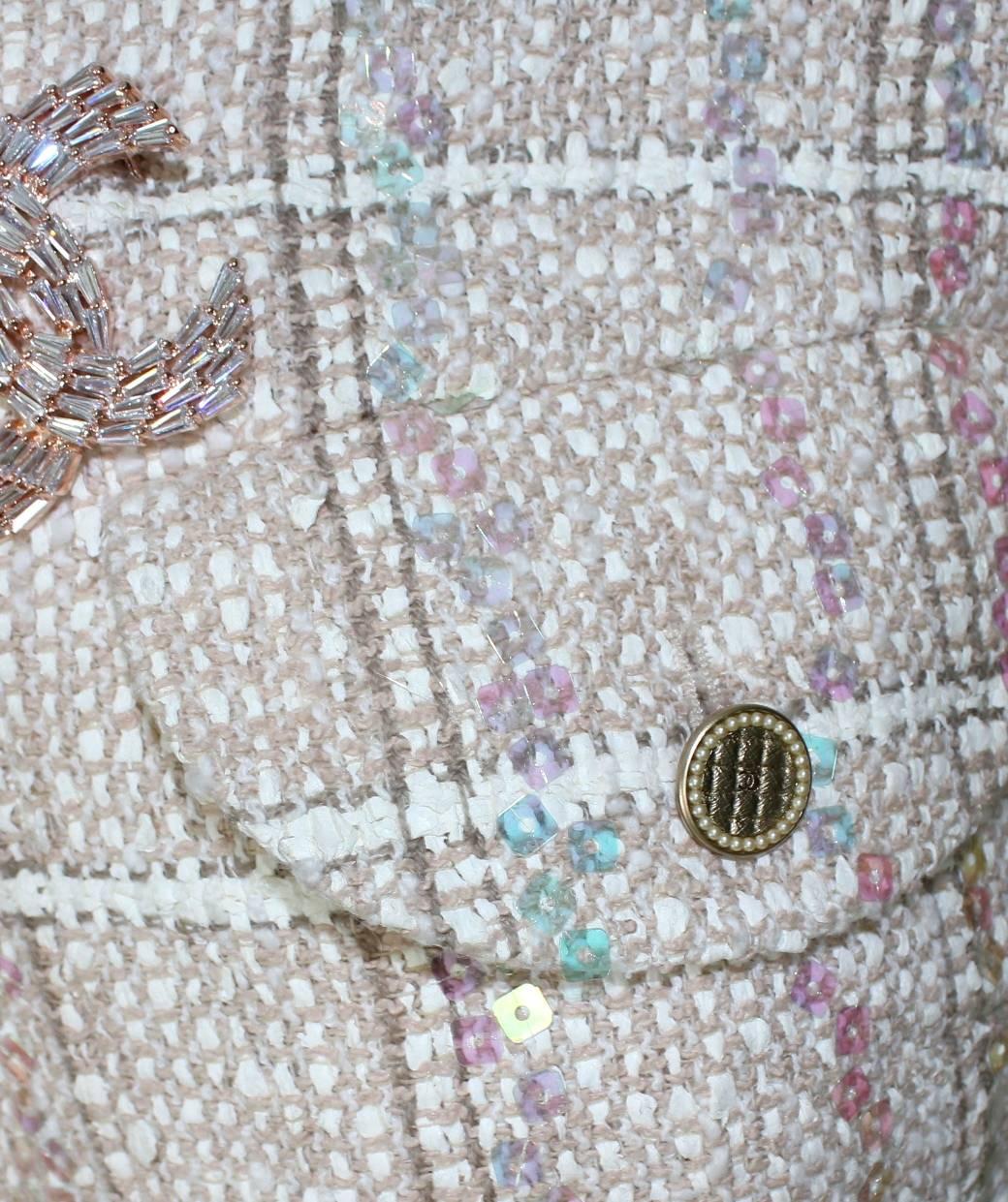 CHANEL Rare Fantasy TweednSequins Trimmed Jacket Skirt Suit Ensemble 42 For Sale 2