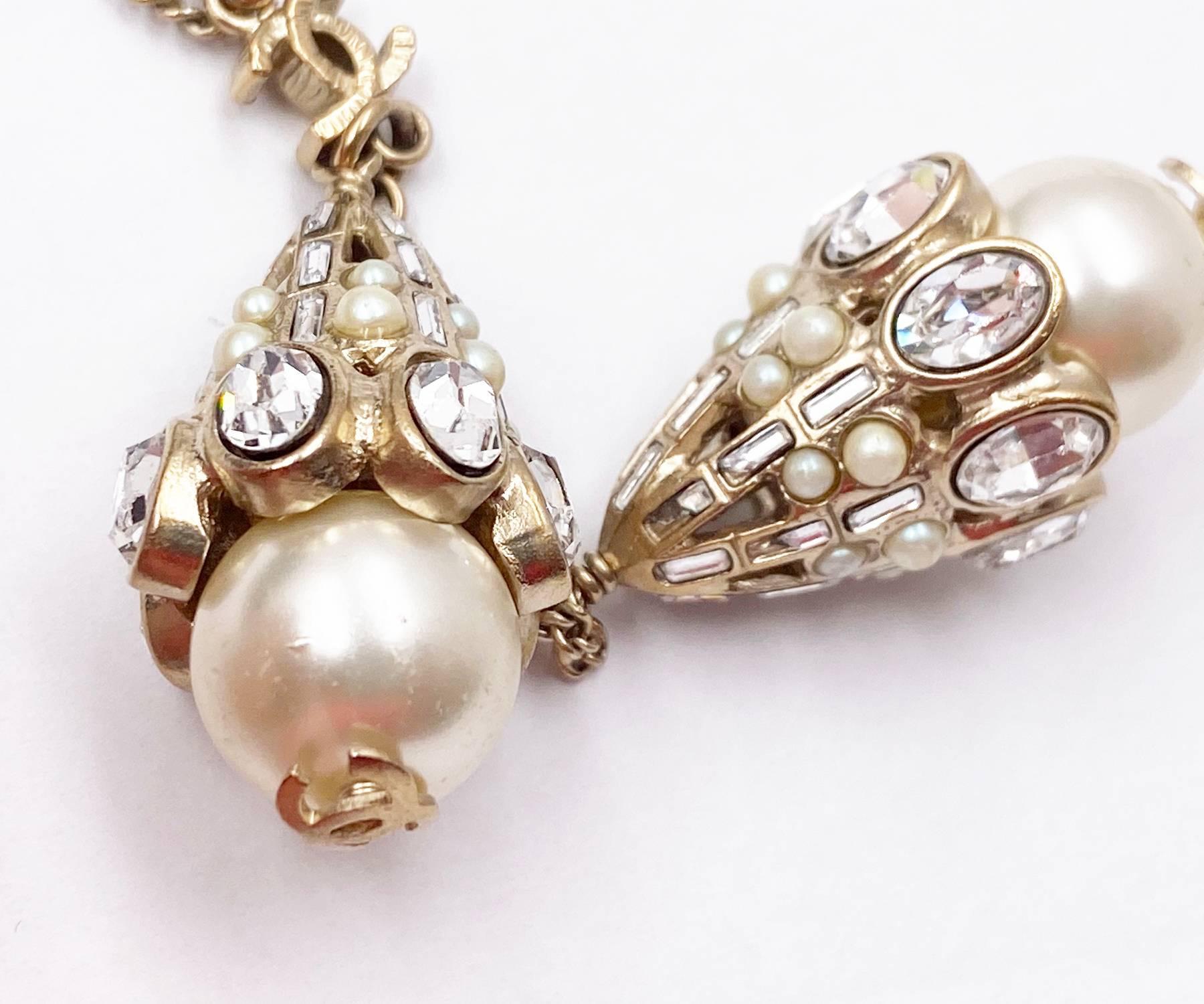 Women's Chanel Rare Gold CC Crystal Pearl Tear Drops Necklace For Sale