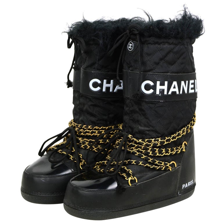 Van God masker bevel Chanel Rare Iconic 1990's Vintage Moon Boots sz 41-43 at 1stDibs | chanel  moon boots, moon boots chanel, chanel moonboots