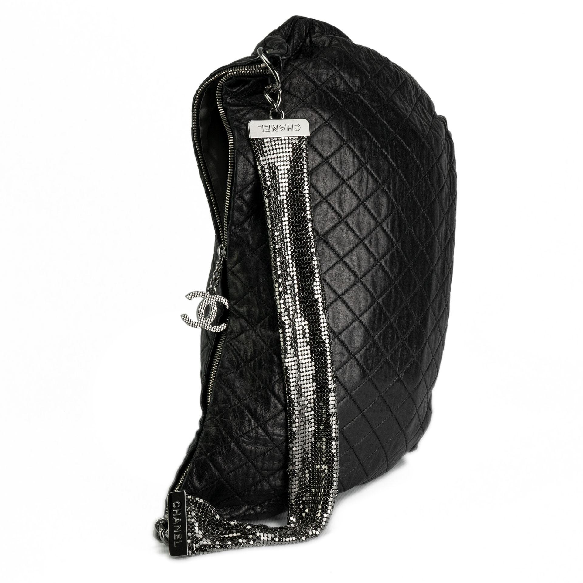 Chanel 2008 Metallic Mesh Soft Quilted Black Lambskin Leather Large Hobo Bag en vente 3