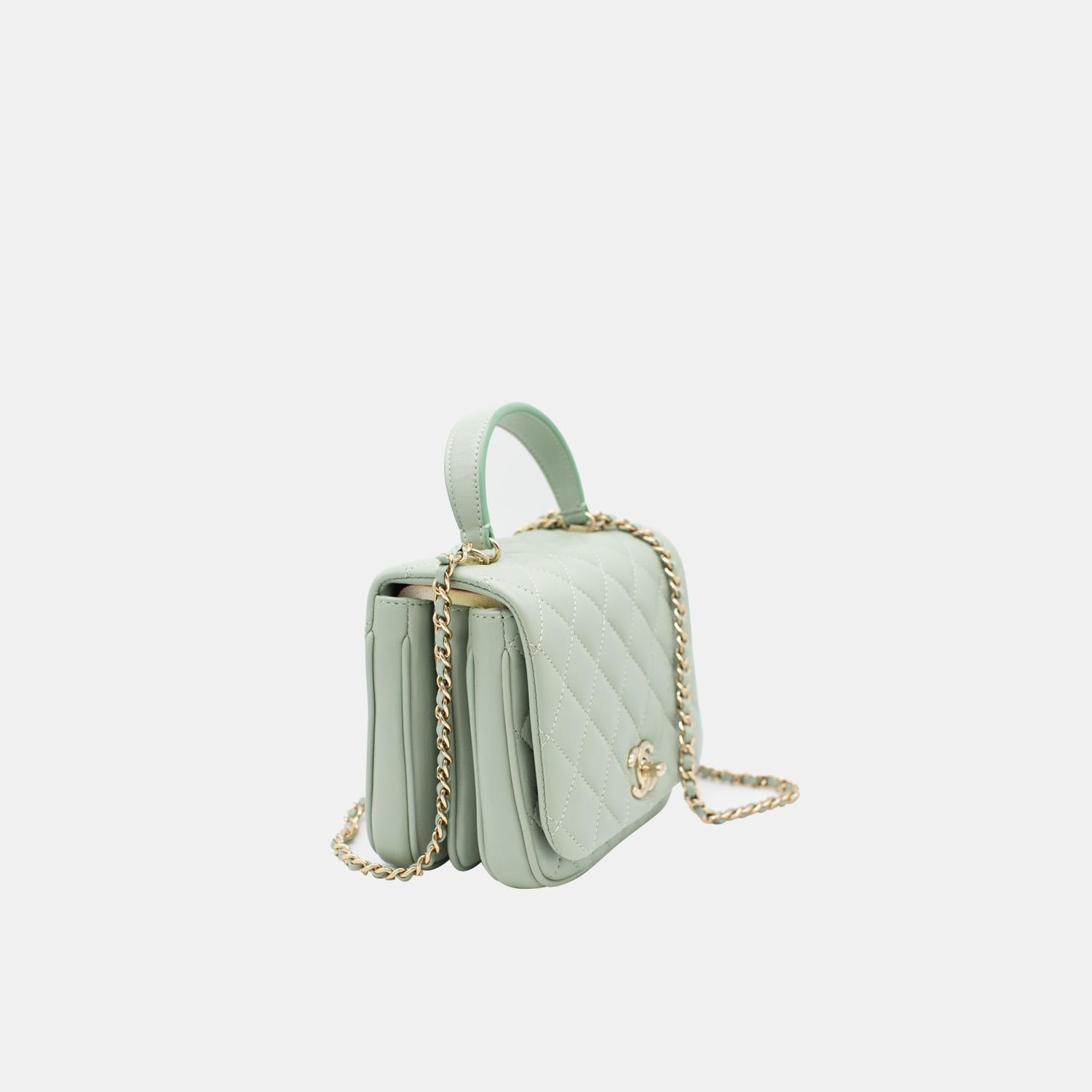 Introduced in Chanel's Spring/Summer 2018 Collection Act 1, the Chanel Chic Citizen Flap Bag is a ladylike, feminine classic. Inspired by the iconic Coco Handle bag, it stands out with its own charm. Crafted from Chanel's signature diamond-quilted