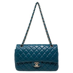 Chanel Seltene mittlere blaue Tasche mit doppelter Klappe