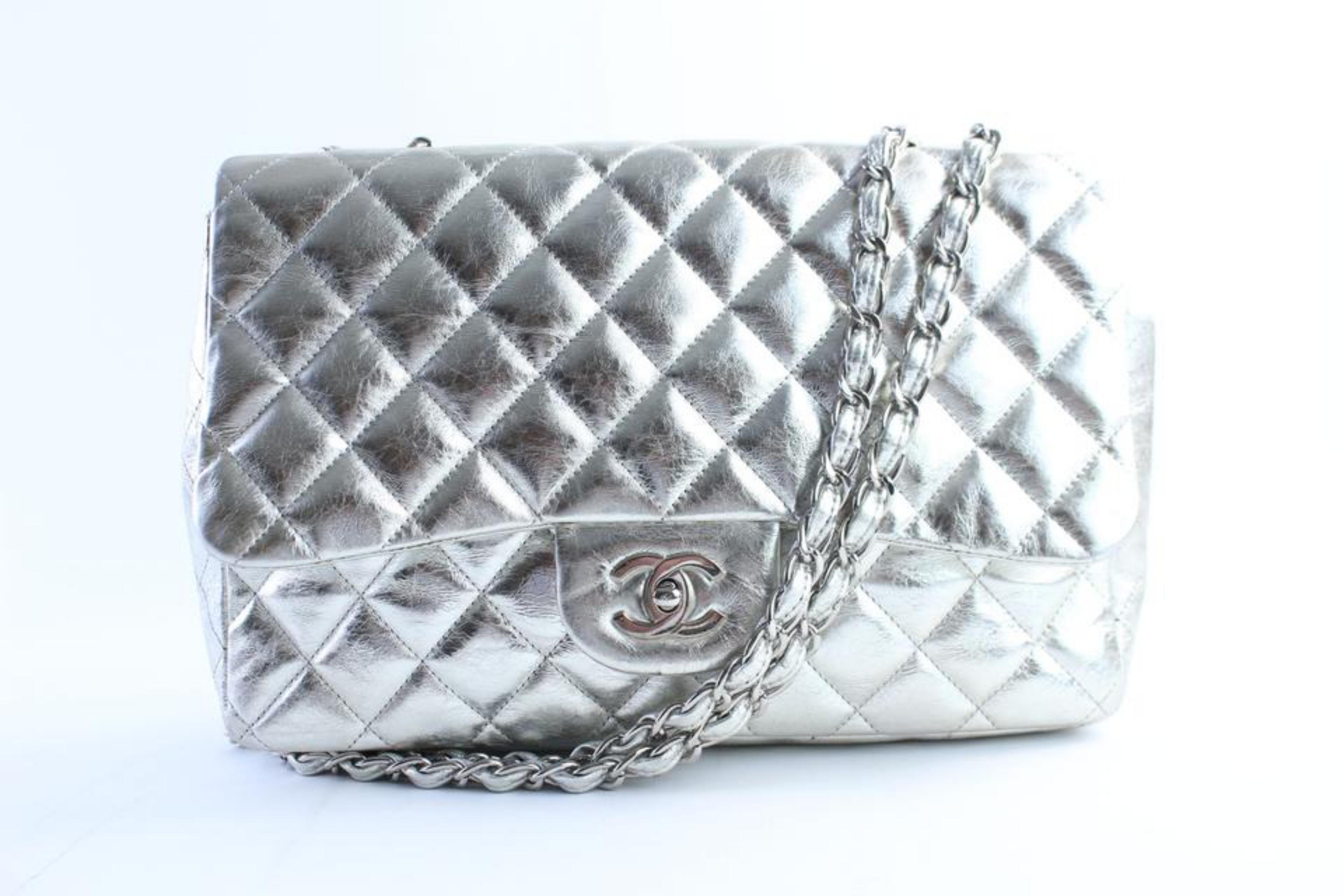 Chanel (Rare) Metallic  Classic Double Flap 226586 Silver Leather Shoulder Bag For Sale 8