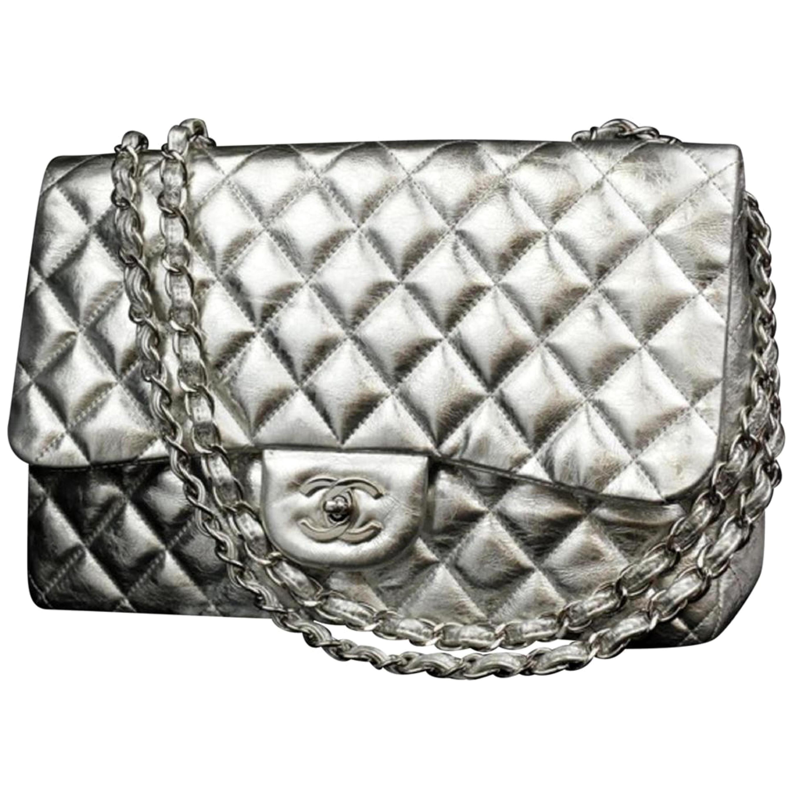 Chanel (Rare) Metallic  Classic Double Flap 226586 Silver Leather Shoulder Bag For Sale