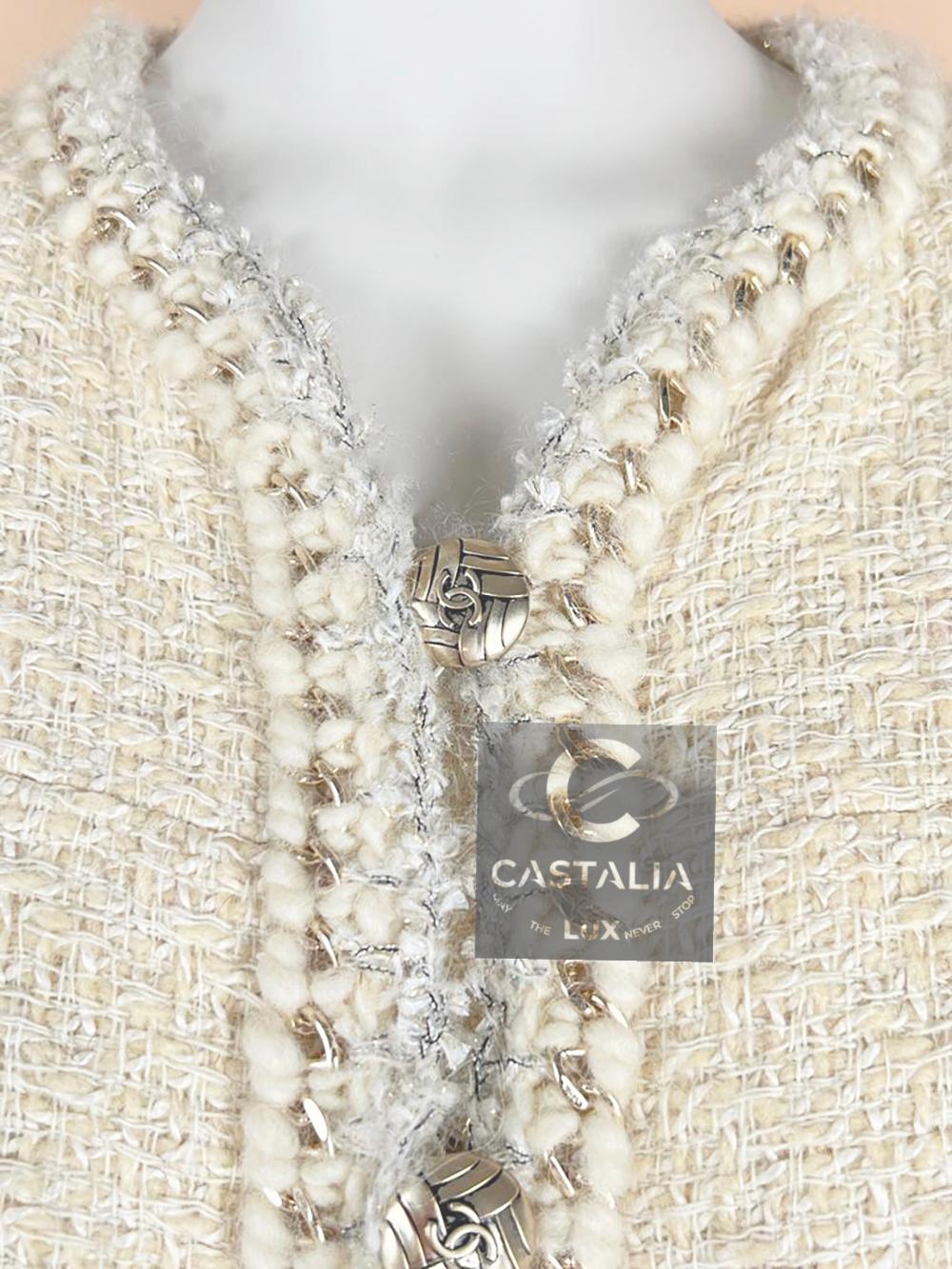Chanel Raro Vestido de Tweed con Cadena Metálica Estilo Miranda Kerr 44 FR en Excelente estado para la venta en Dubai, AE