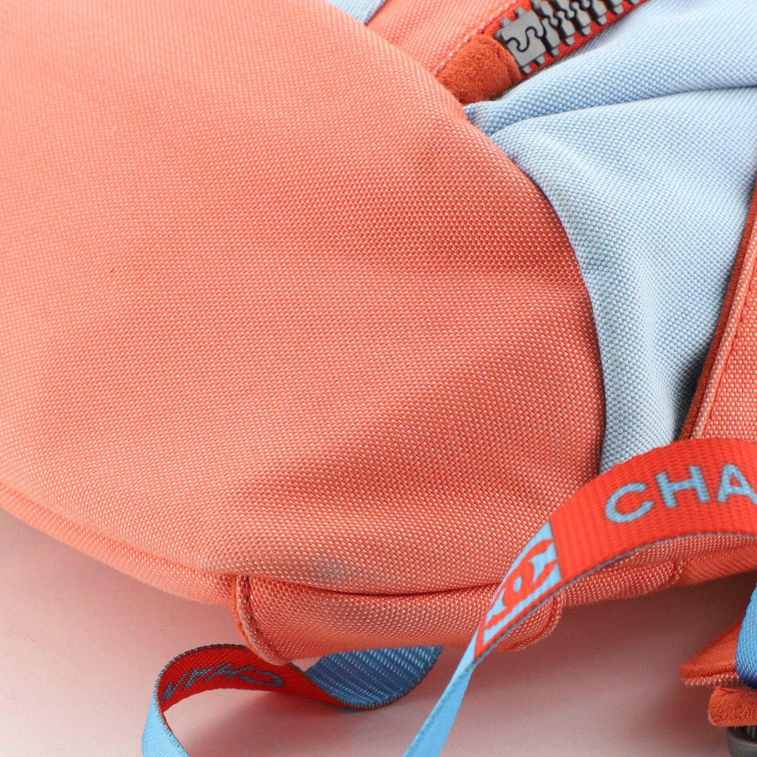 Chanel Rare sac à dos de défilé Sport en nylon bleu clair et orange orange, printemps 2002  en vente 2