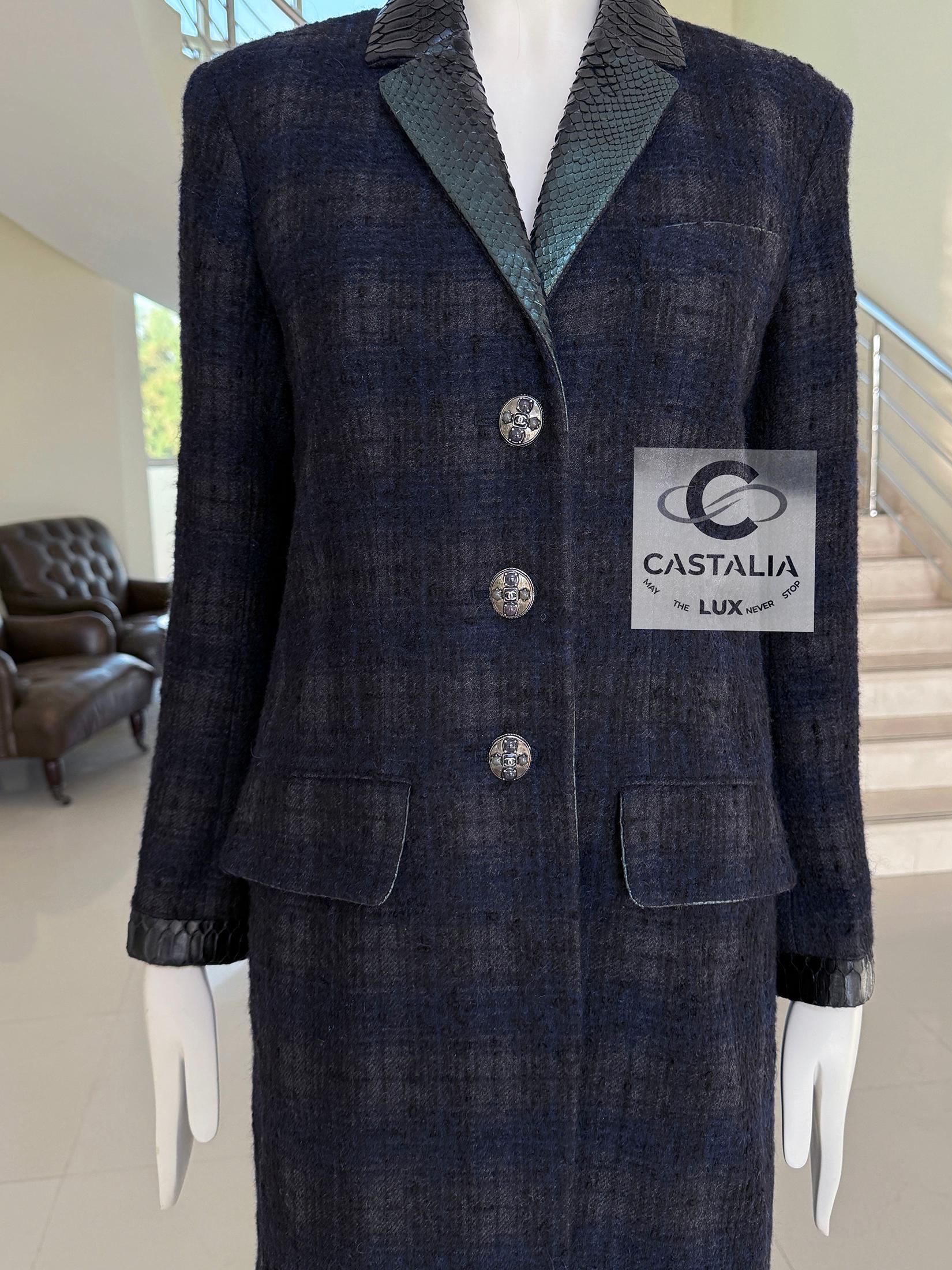 Chanel Rare Paris / Edinburgh CC Gripoix Buttons Tweed Jacket 36 FR For Sale 6