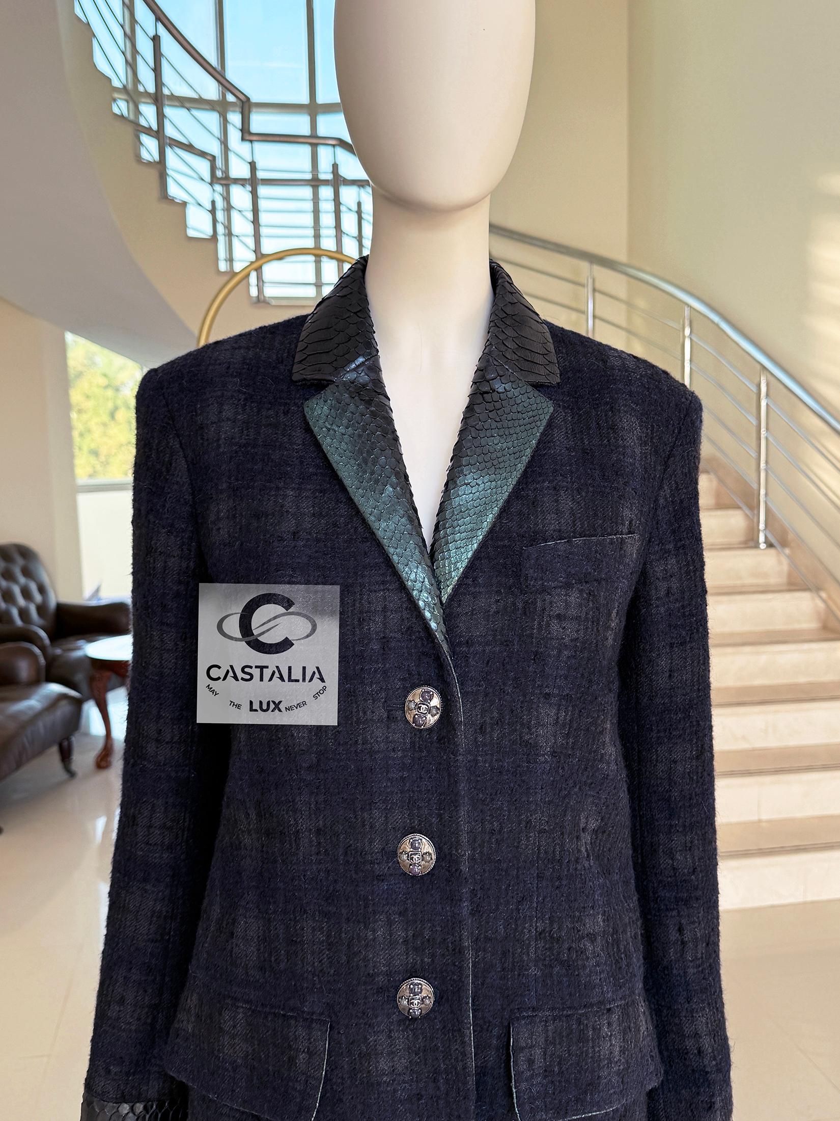 Chanel Rare Paris / Edinburgh CC Gripoix Buttons Tweed Jacket 36 FR For Sale 7