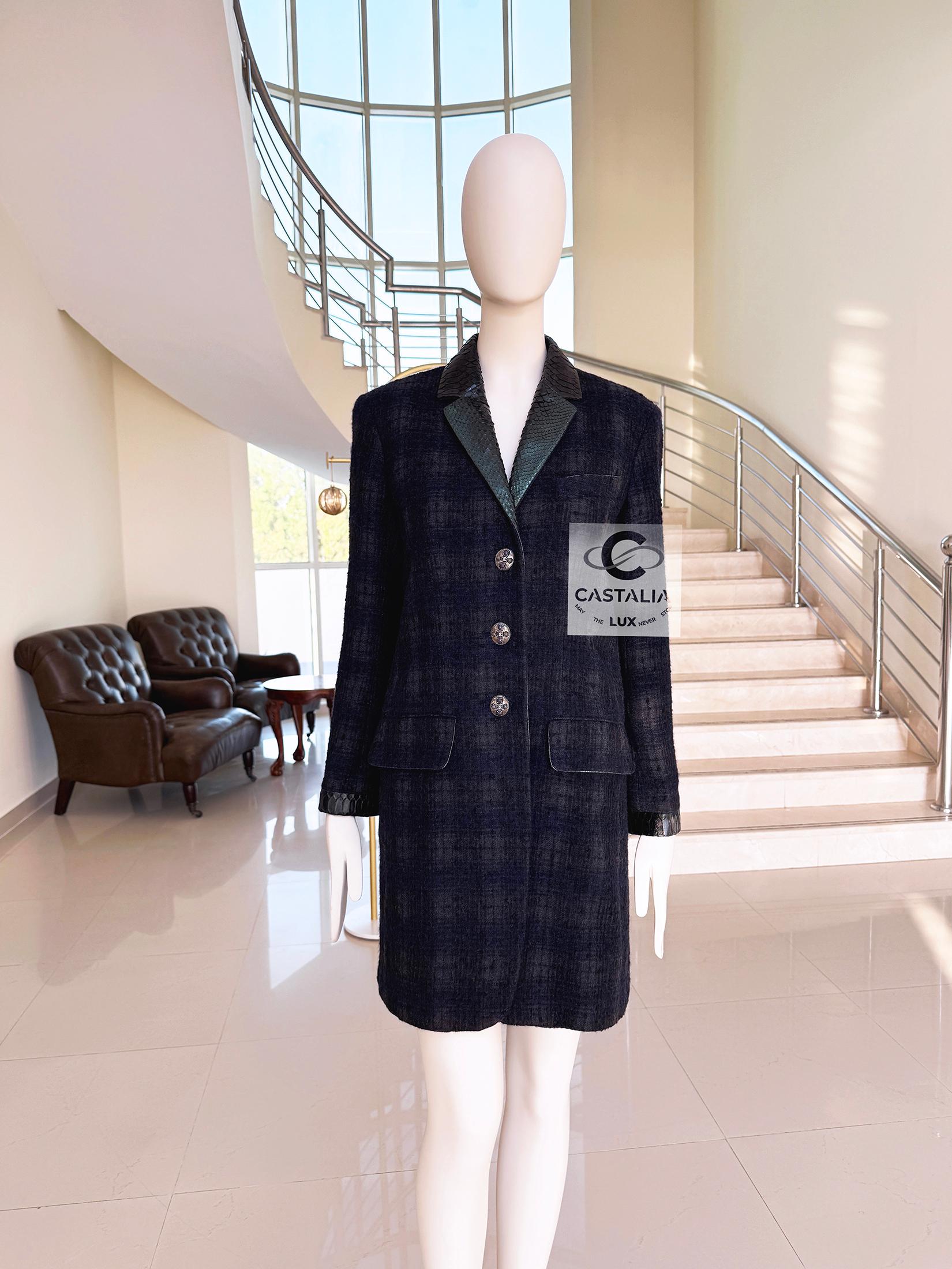 Black Chanel Rare Paris / Edinburgh CC Gripoix Buttons Tweed Jacket 36 FR For Sale