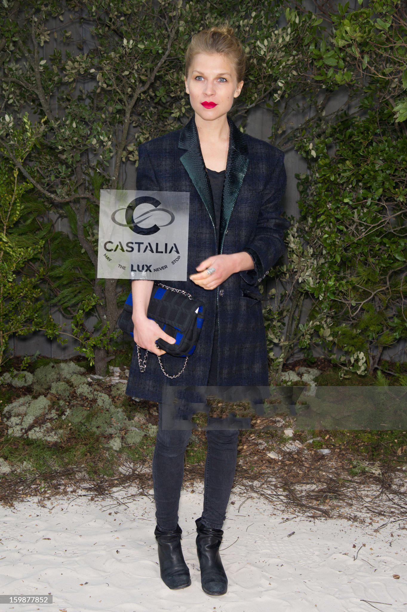 Black Chanel Rare Paris / Edinburgh CC Gripoix Buttons Tweed Jacket 36 FR For Sale