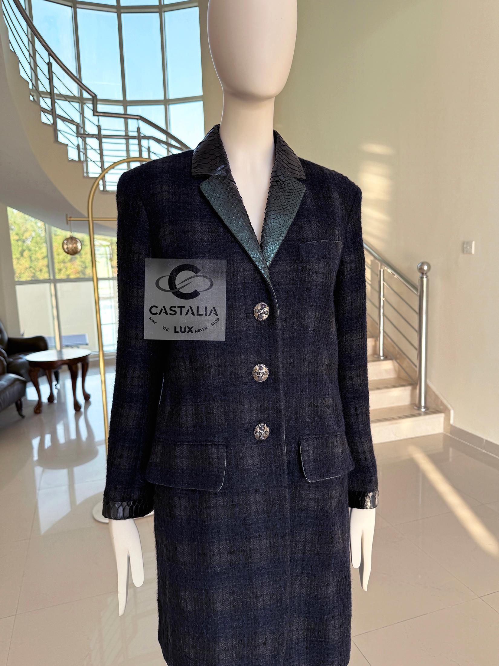 Chanel Rare Paris / Edinburgh CC Gripoix Buttons Tweed Jacket 36 FR For Sale 1