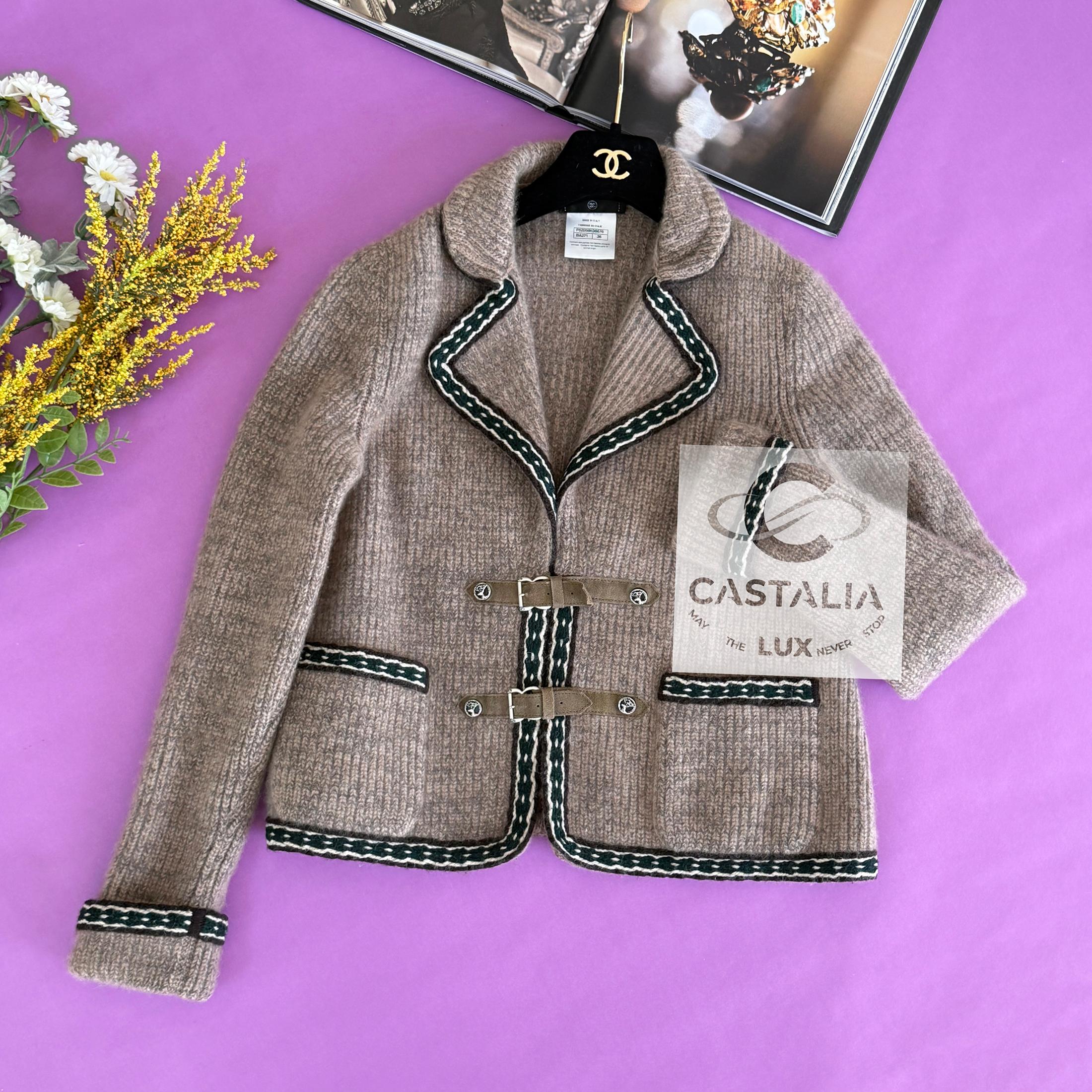 Chanel Rare Paris / Salzburg Relaxed Cashmere Jacket 36 FR en Nuevo estado para la venta en Dubai, AE