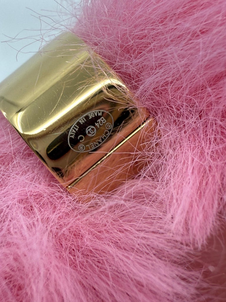 Chanel RARE Pink Fantasy Fur Hair Scrunchie, 2024 Cruise Collection Chanel RARE Pink Fantasy Fur Hair Scrunchie, 2024 Cruise  main image 4