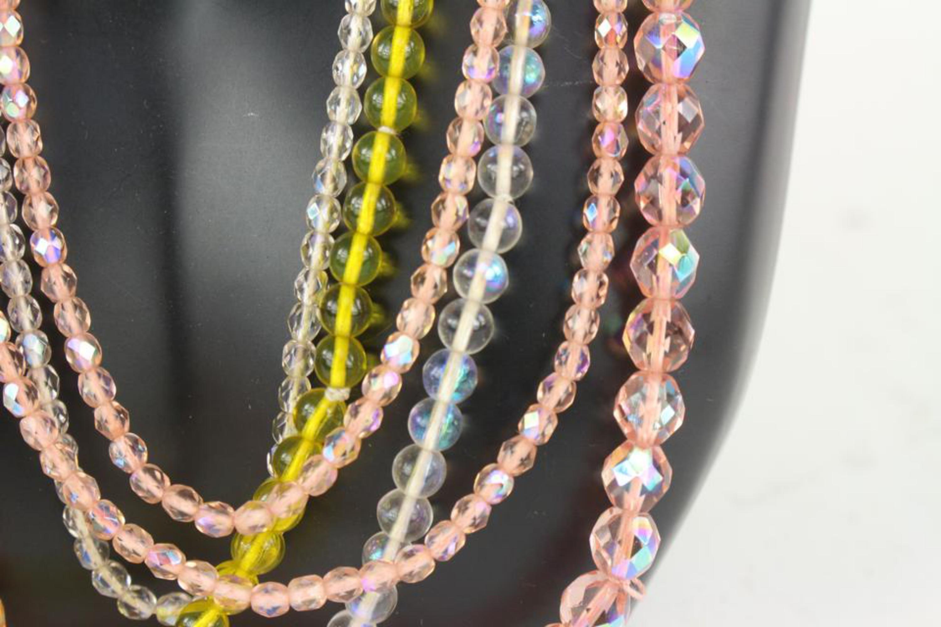 Seltener rosa x gelber mehrreihiger Perlenstein von Chanel  Choker-Halskette 929cas88 (Grau) im Angebot