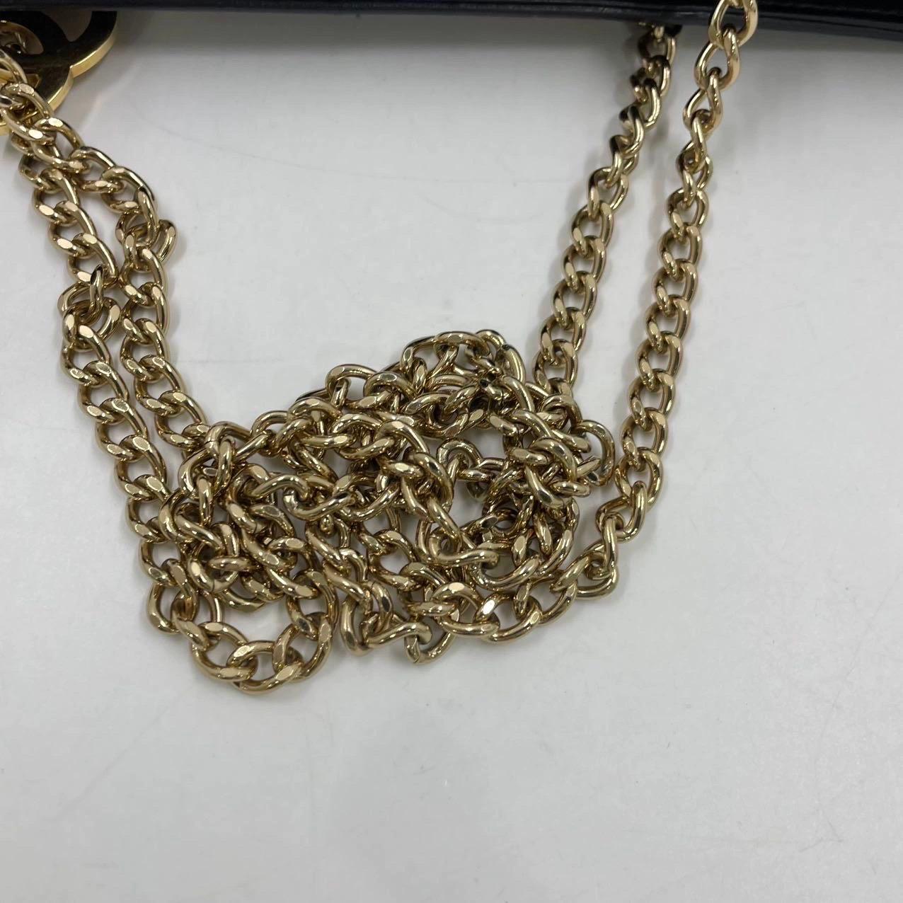 Chanel Raro Simboli preziosi a punta d'ago Est Ovest Borsa a tracolla in vendita 12