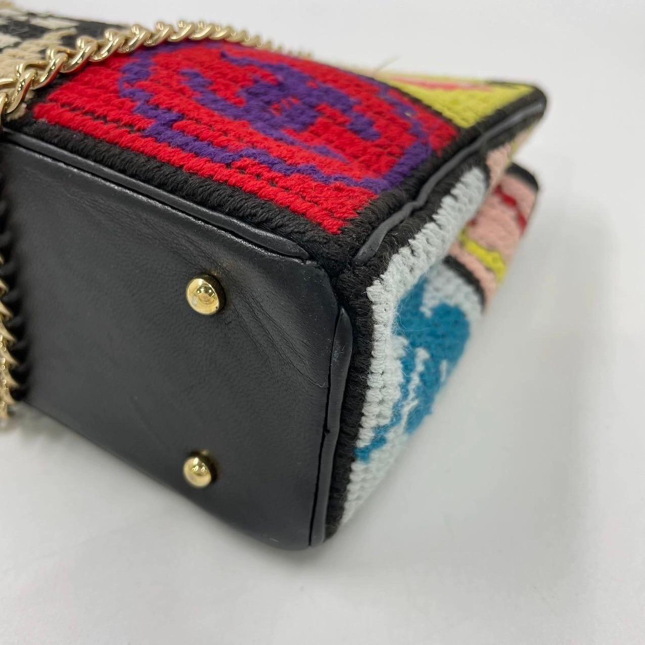 Chanel Raro Simboli preziosi a punta d'ago Est Ovest Borsa a tracolla in vendita 4