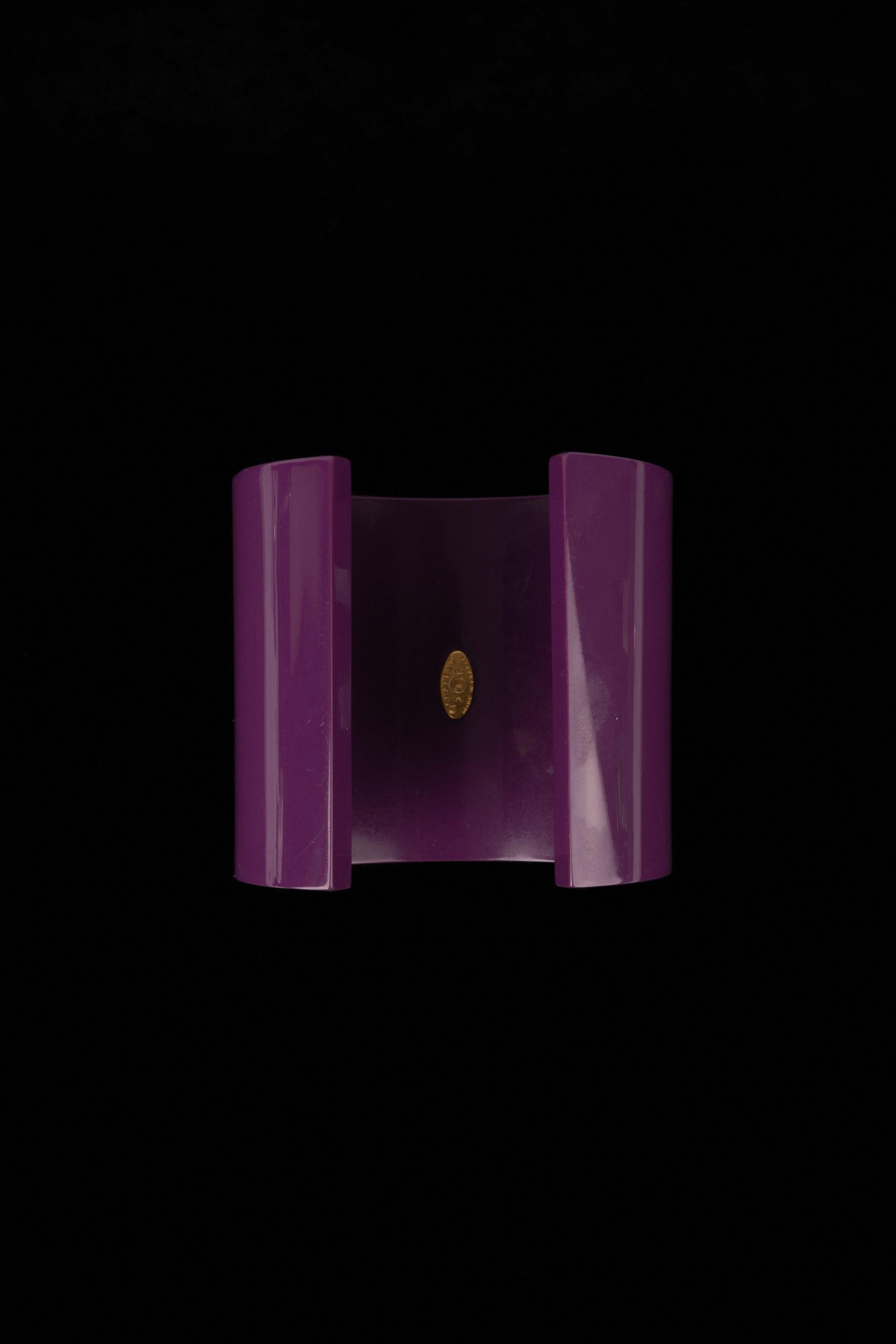 Chanel Rare Purple Bakelite Cuff Bracelet, 1990s For Sale 1