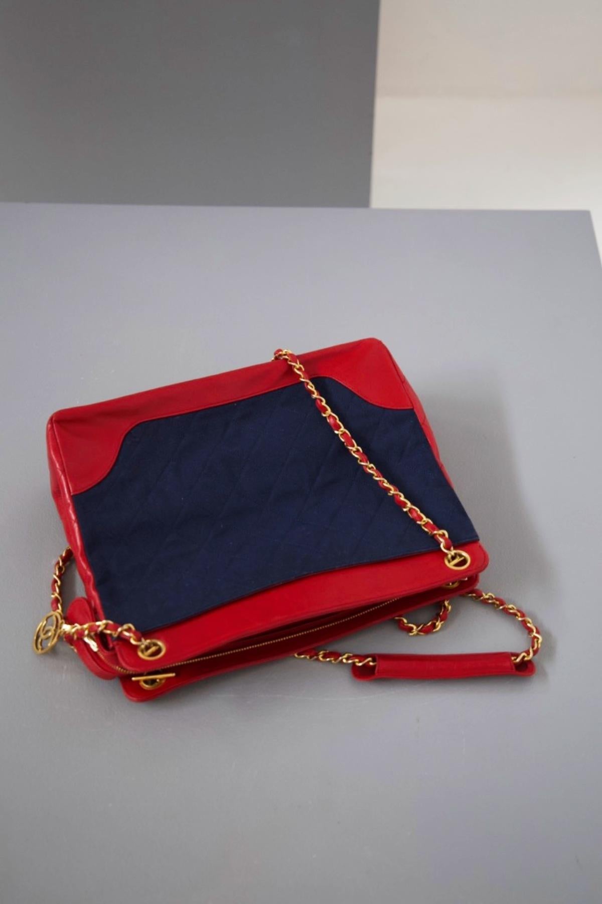 Rare Chanel Shoulder Bag in Red Leather and Denim Fabric For Sale 1