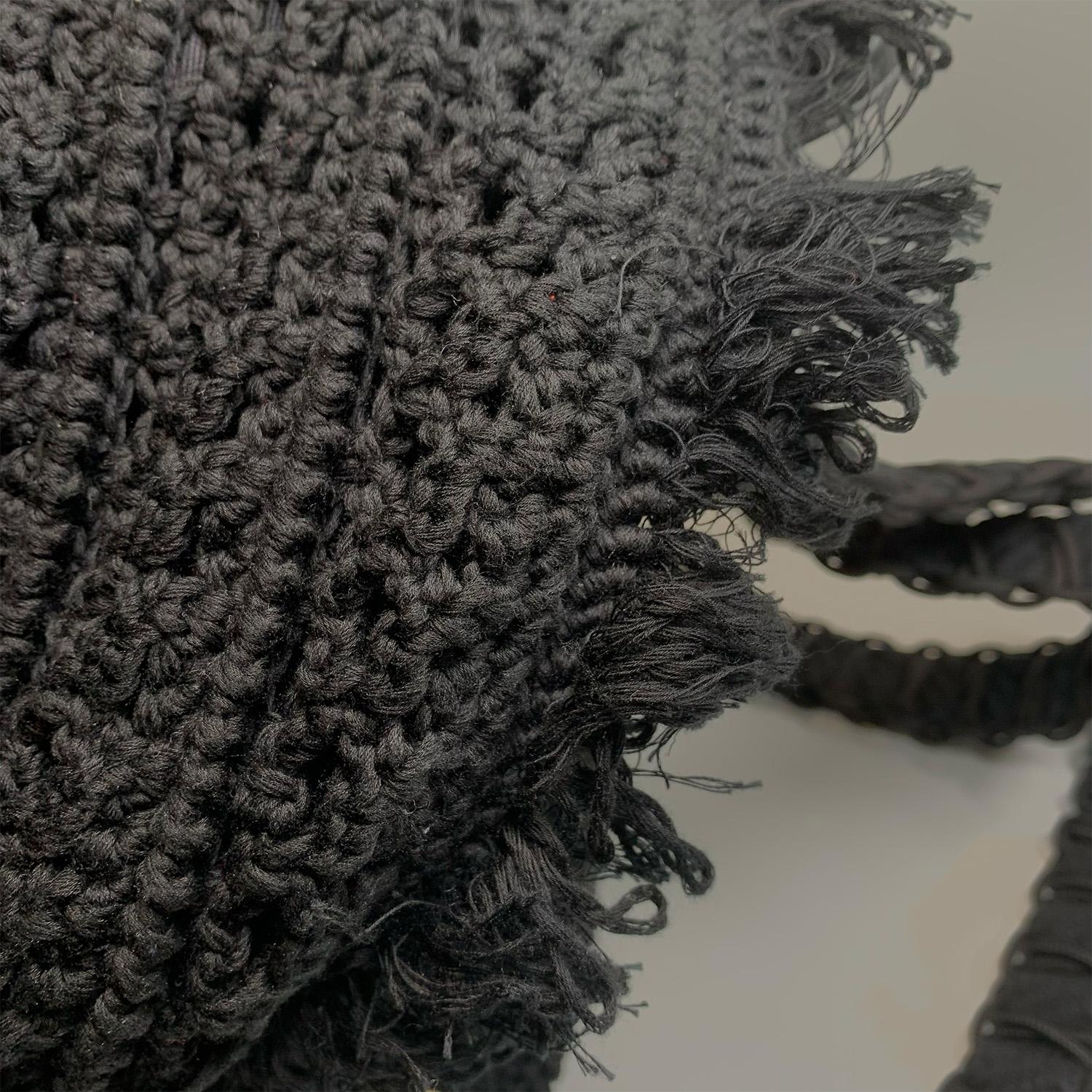 Chanel Rare Runway Pieces Sac à dos Cayo Coco en crochet noir en vente 11