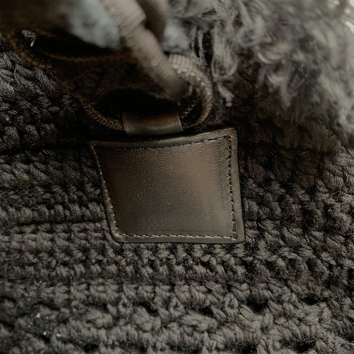 Chanel Rare Runway Pieces Sac à dos Cayo Coco en crochet noir en vente 13