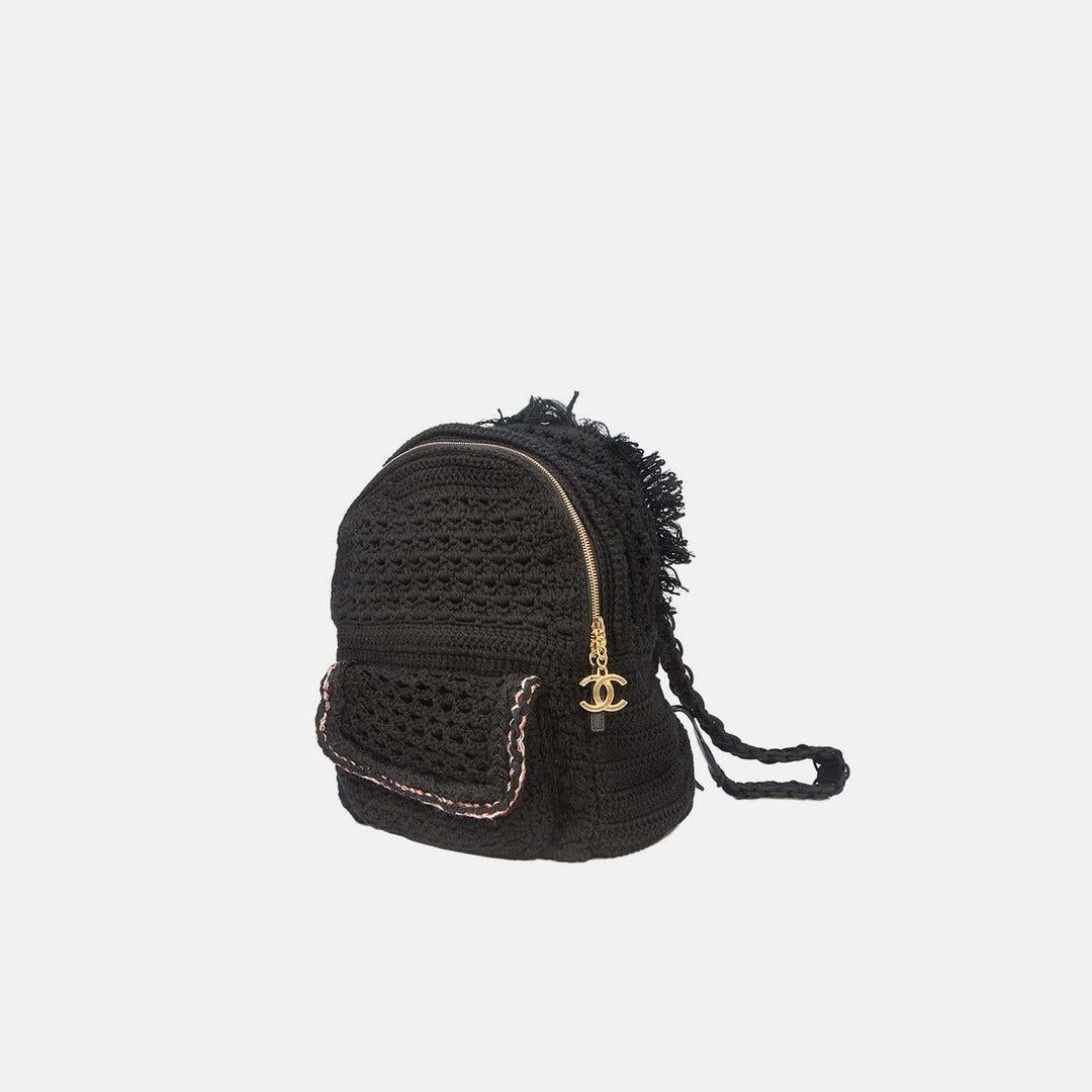 Noir Chanel Rare Runway Pieces Sac à dos Cayo Coco en crochet noir en vente