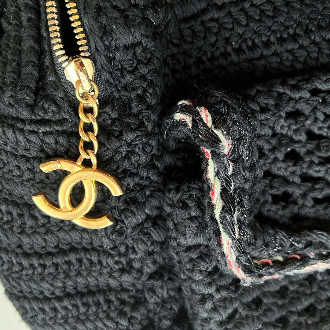 Chanel Rare Runway Pieces Sac à dos Cayo Coco en crochet noir en vente 4