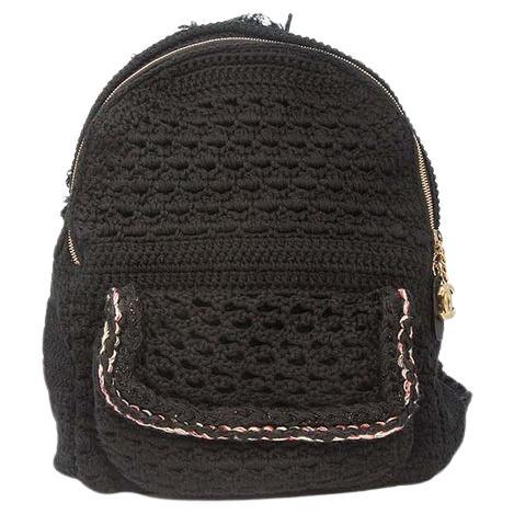 Chanel Rare Runway Pieces Sac à dos Cayo Coco en crochet noir en vente