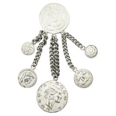 Chanel Seltene rustikale Silber CC COCO Münzbrosche