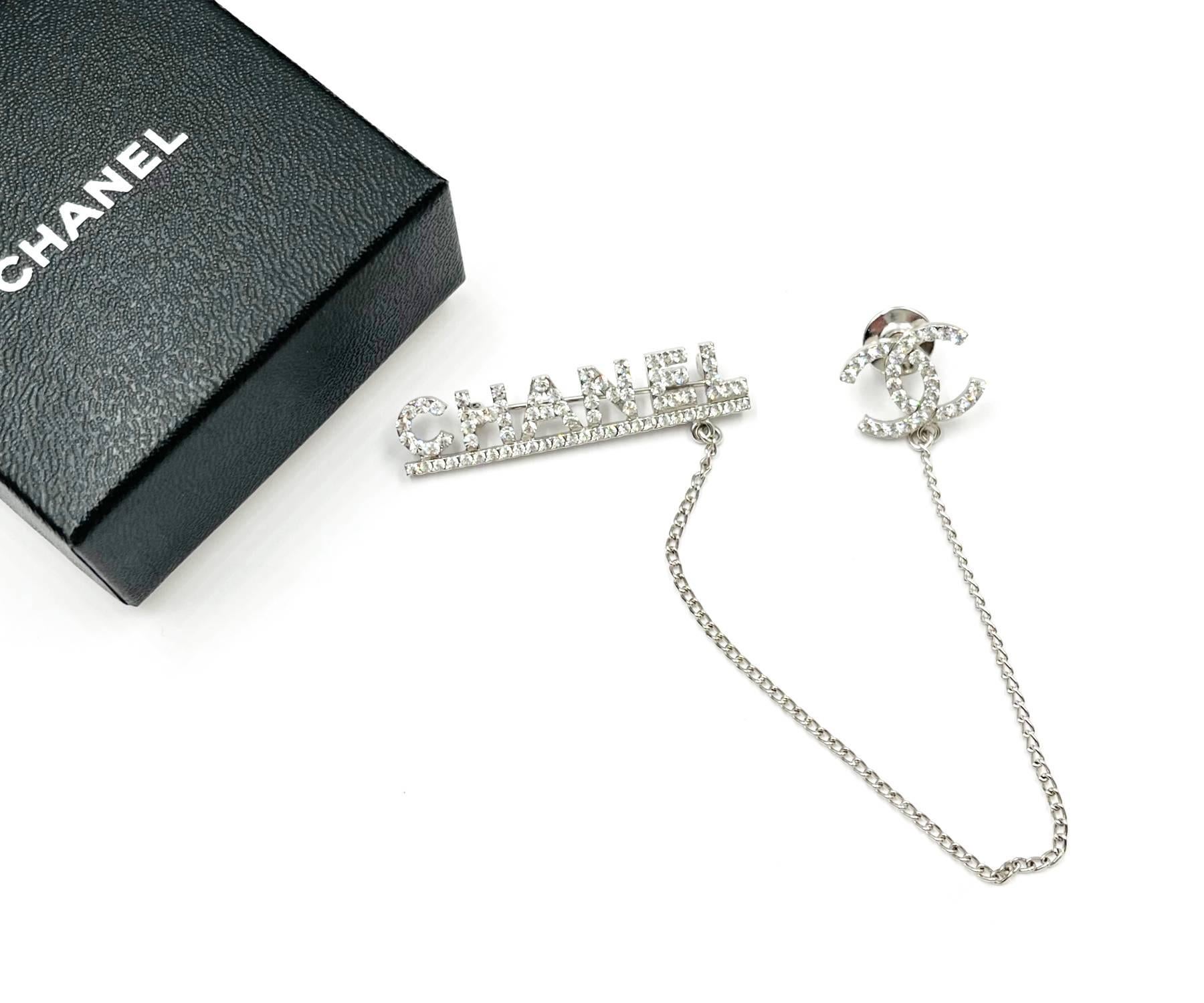 Artisan Chanel Rare Silver CC CHANEL Chain Pin Brooch For Sale