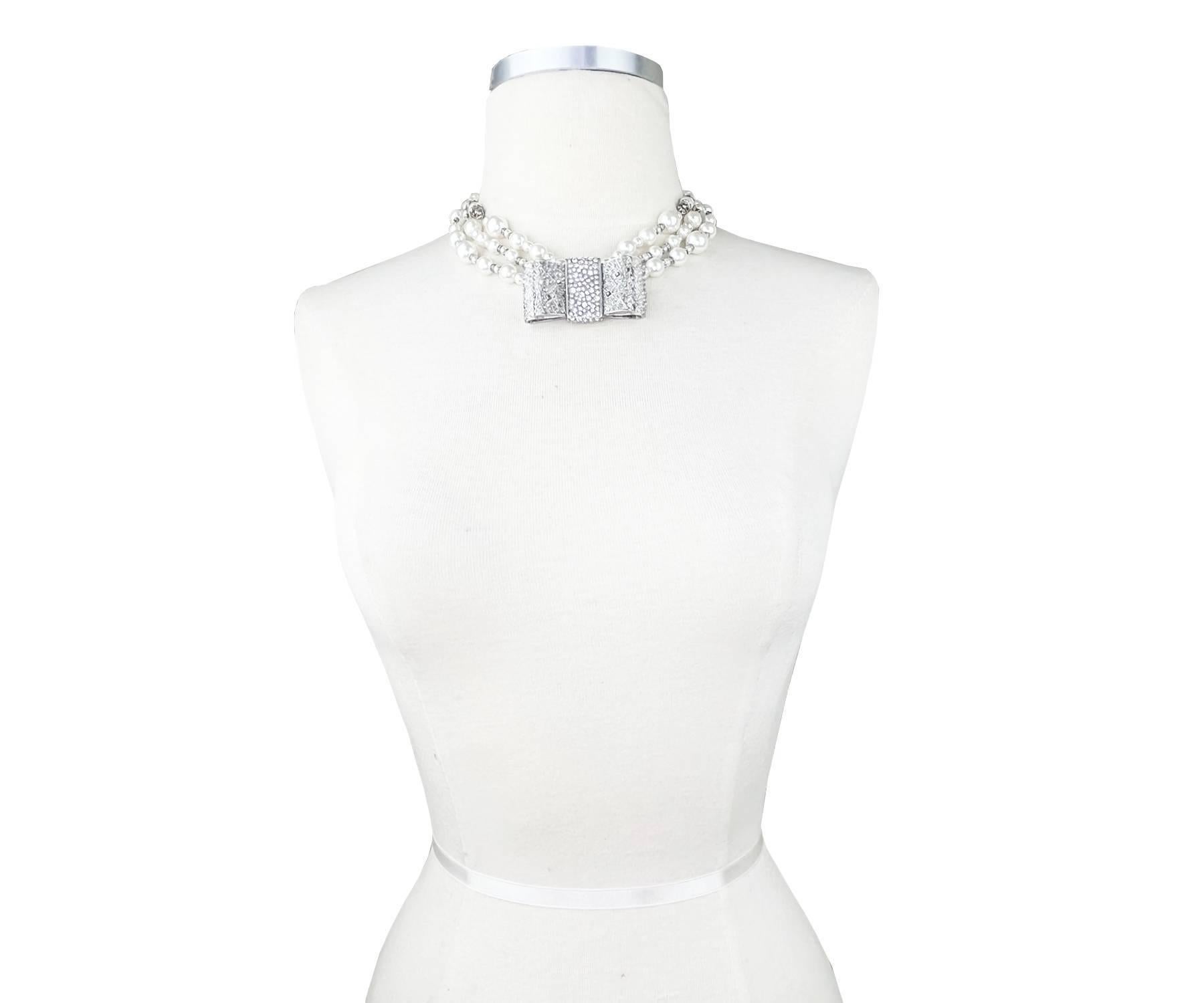 Chanel Seltene Silber Große Schleife Kristall-Halskette mit 3 Strängen Perle (Künstler*in) im Angebot