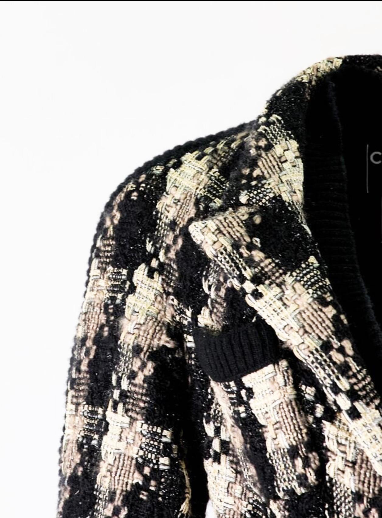 Nero Chanel Rare Stunning Tweed Dress Coat 44 FR in vendita