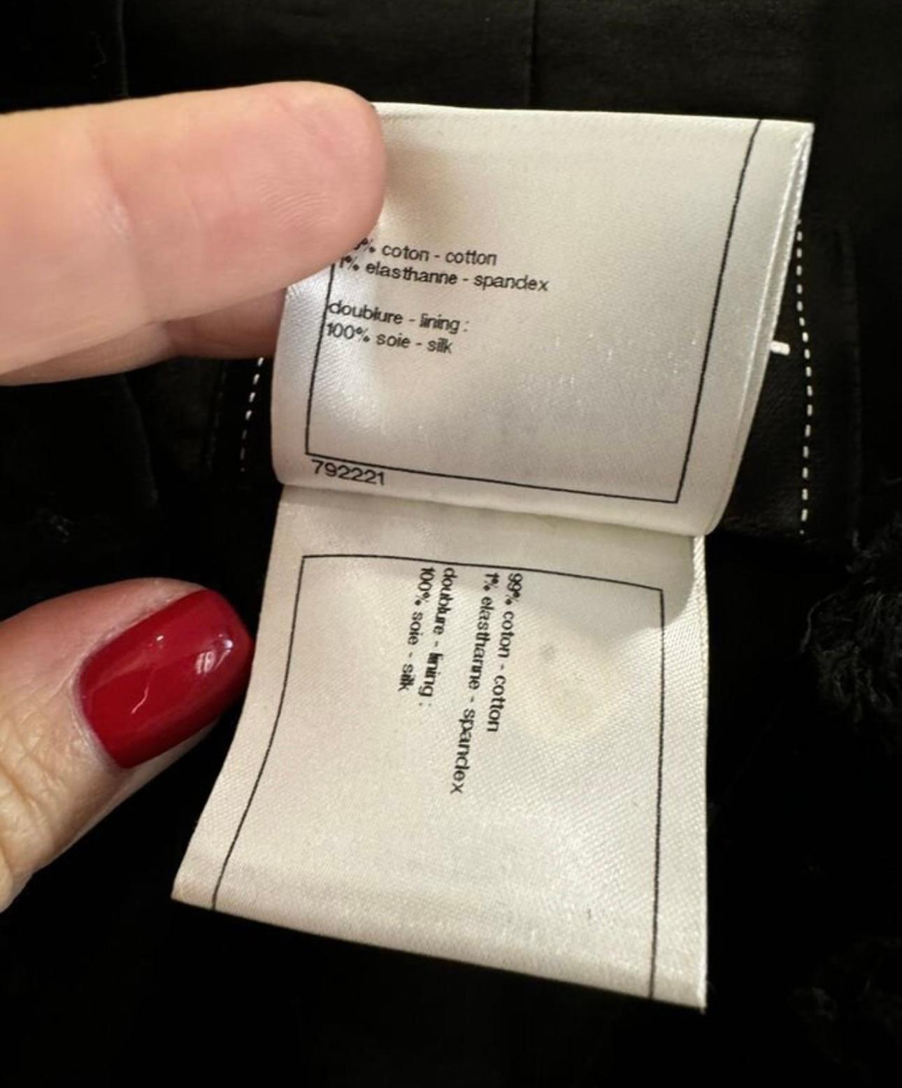 CHANEL Rare Supermodel Style CC Logo Black Velvet Jacket 36 FR For Sale 11