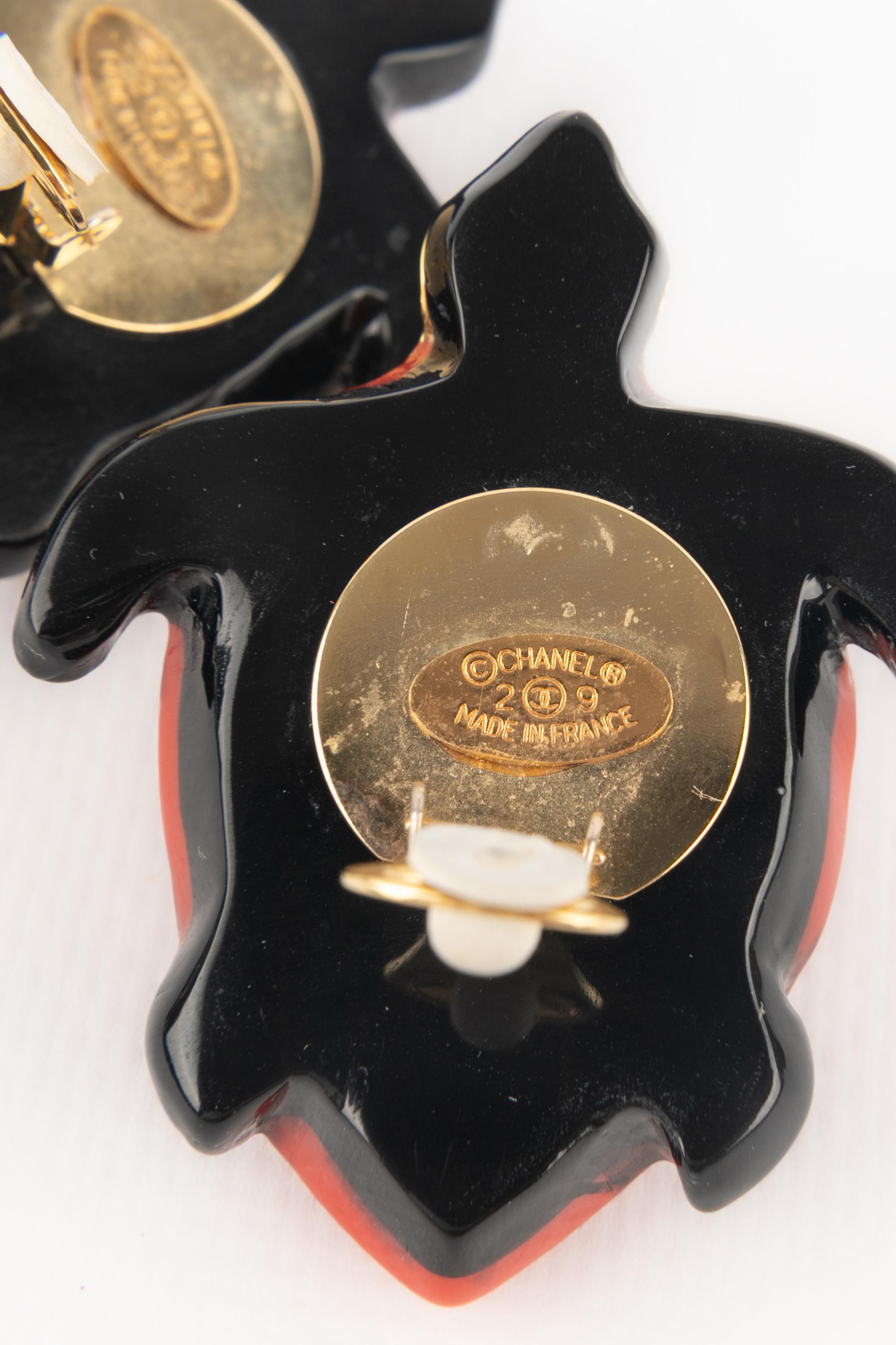 Chanel rare turtle earrings For Sale 10