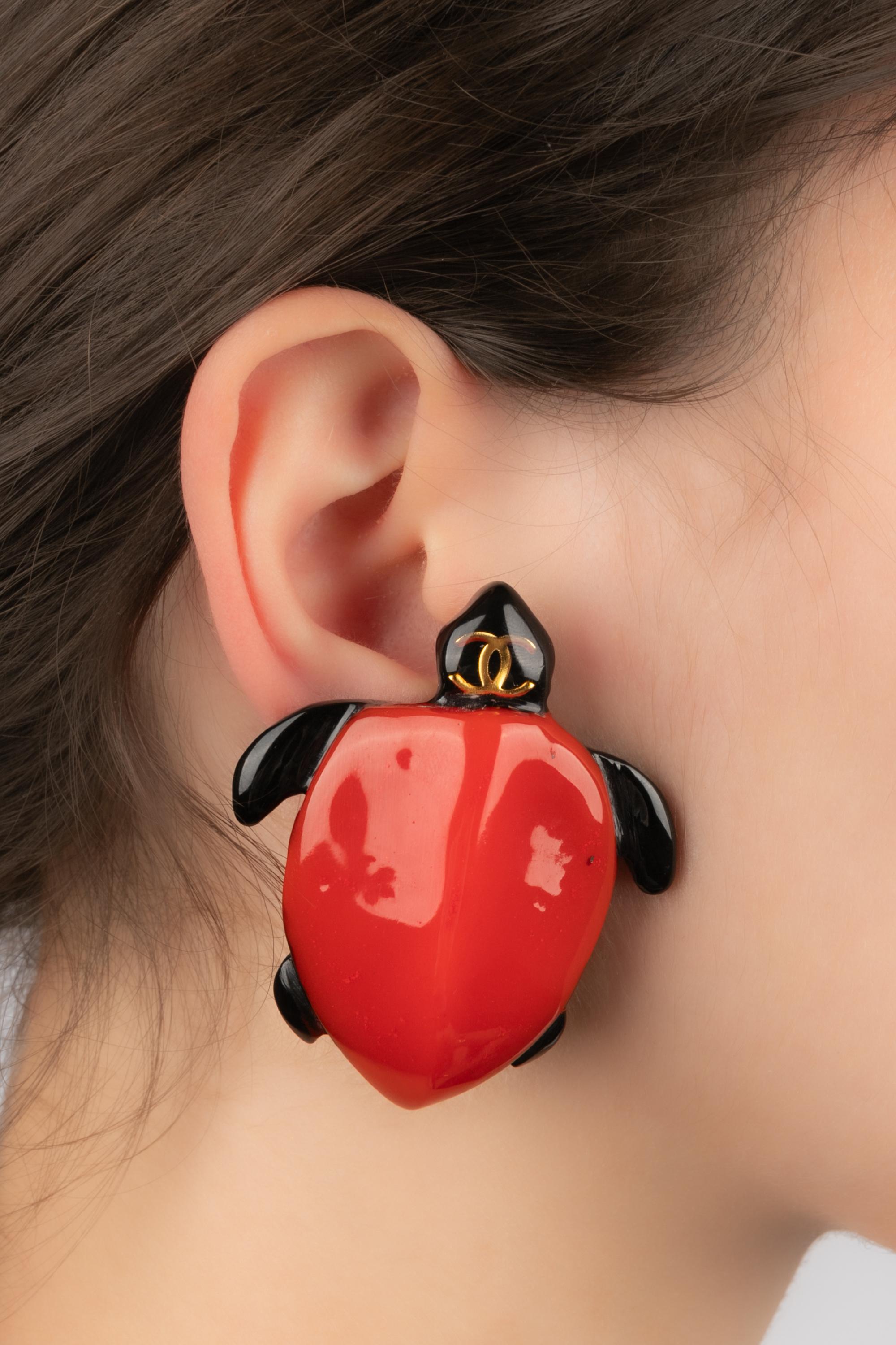 Chanel rare turtle earrings For Sale 11