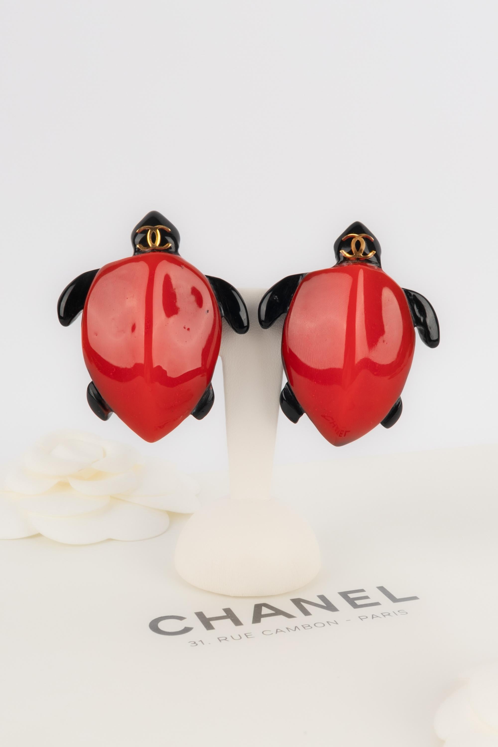 Chanel rare turtle earrings For Sale 4