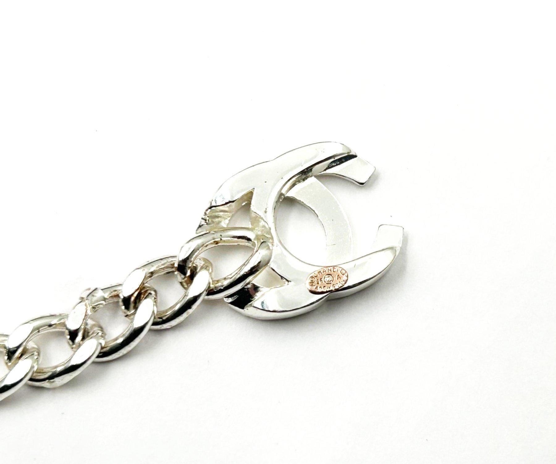 Women's Chanel Rare Vintage 96 Silver CC Small Turnlock Chain Necklace  For Sale