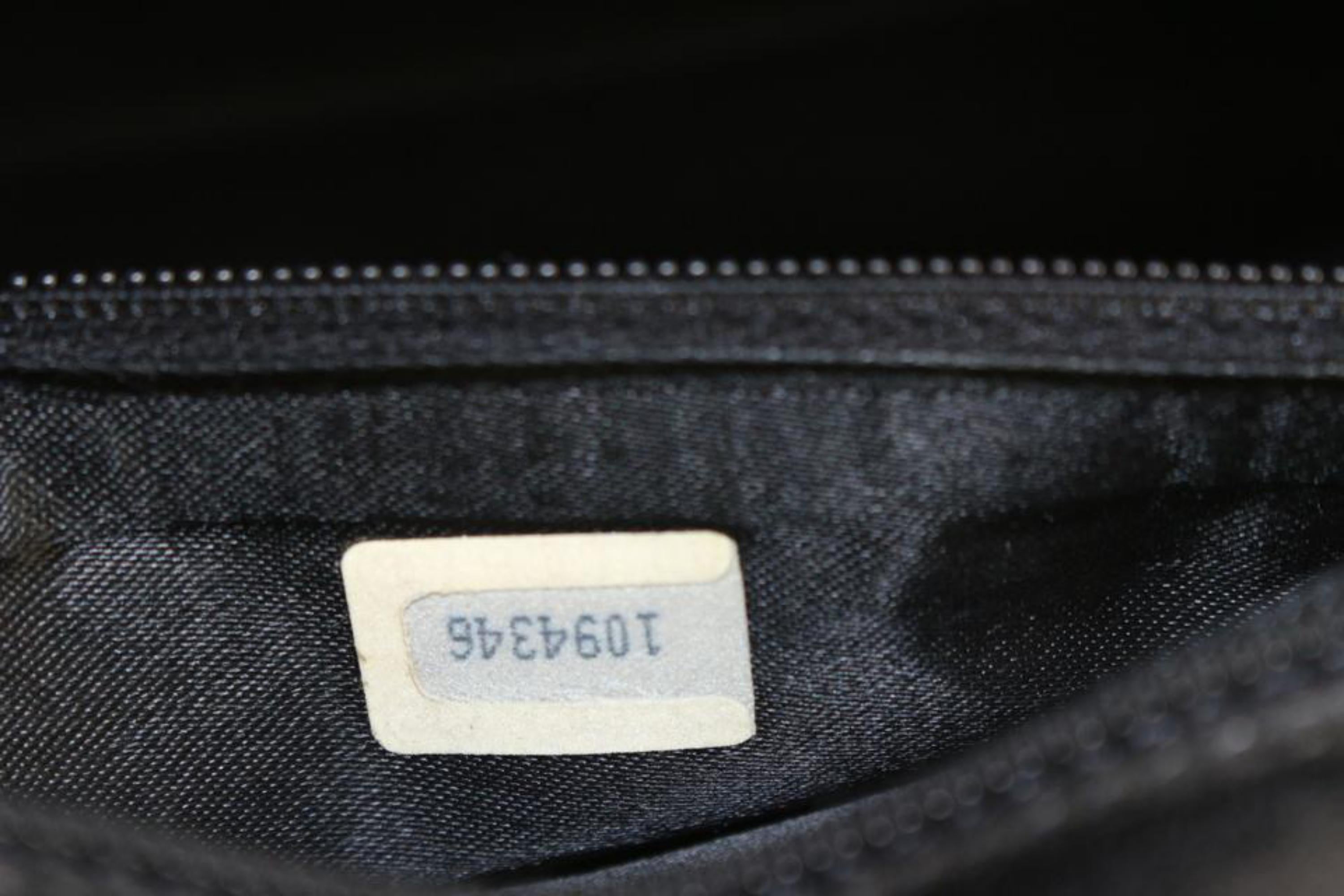 Chanel Rare Vintage Black Quilted Lambskin 19 Flap Crossbody 44cz518s en vente 7