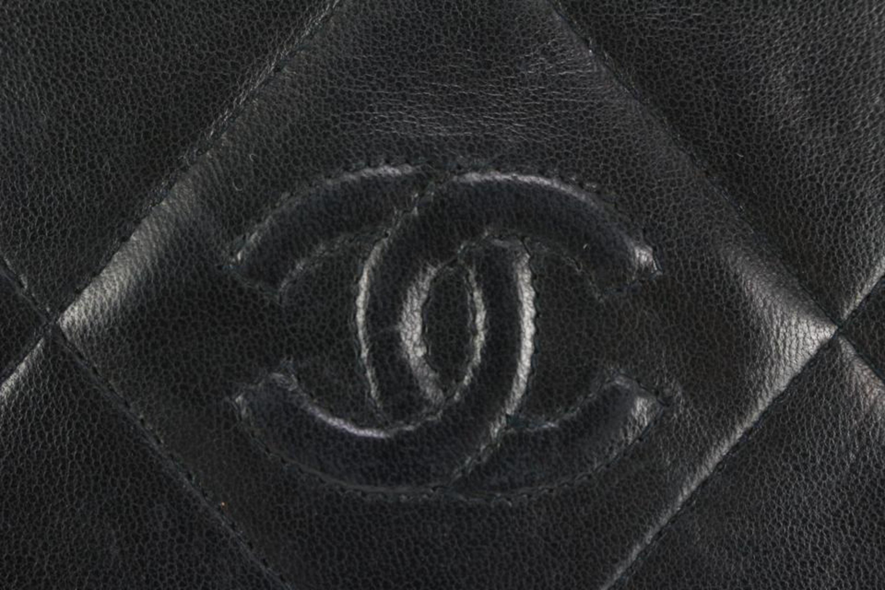 Chanel Rare Vintage Black Quilted Lambskin 19 Flap Crossbody 44cz518s Bon état - En vente à Dix hills, NY