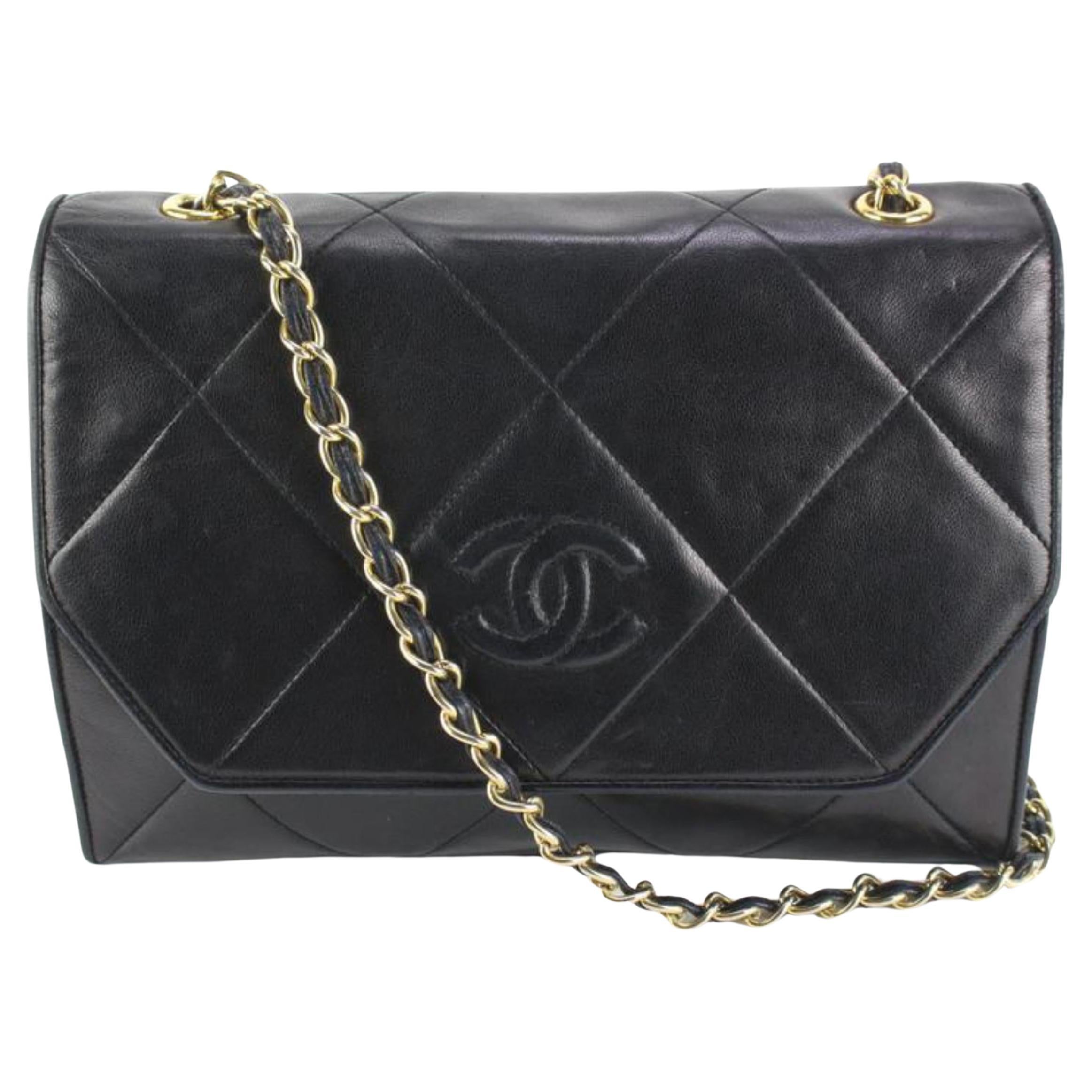 Chanel Rare Vintage Black Quilted Lambskin 19 Flap Crossbody 44cz518s en vente