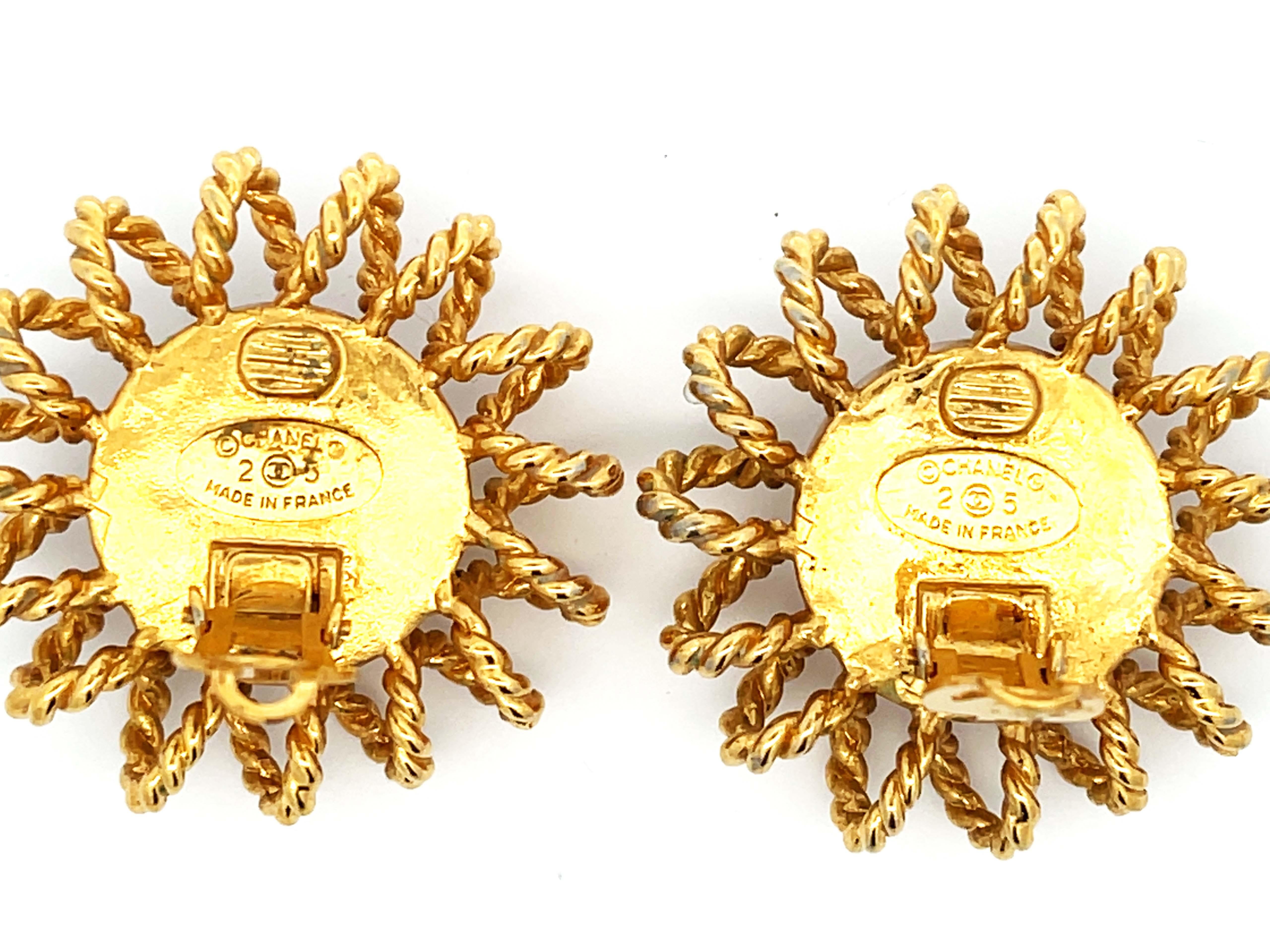 CHANEL Seltene Vintage Perlen-Blumen-Clip-Ohrringe (Moderne) im Angebot