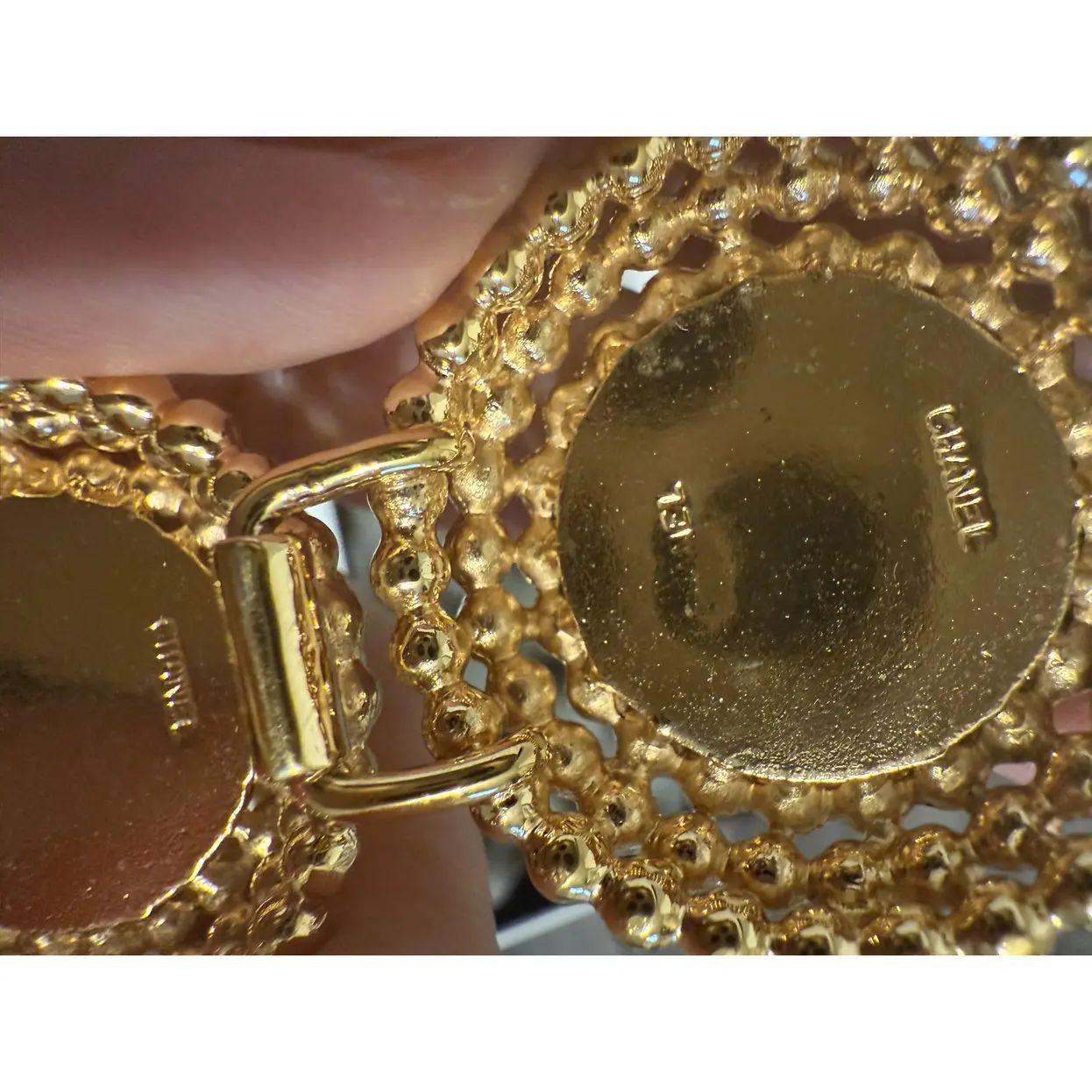 Chanel, raro bracciale d'epoca in oro e perle con logo a cerchio A Link in vendita 5