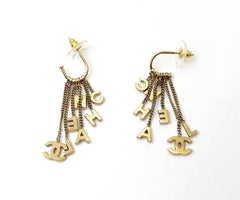 Chanel Rare Vintage Pendientes de aro colgantes de oro con la letra CC