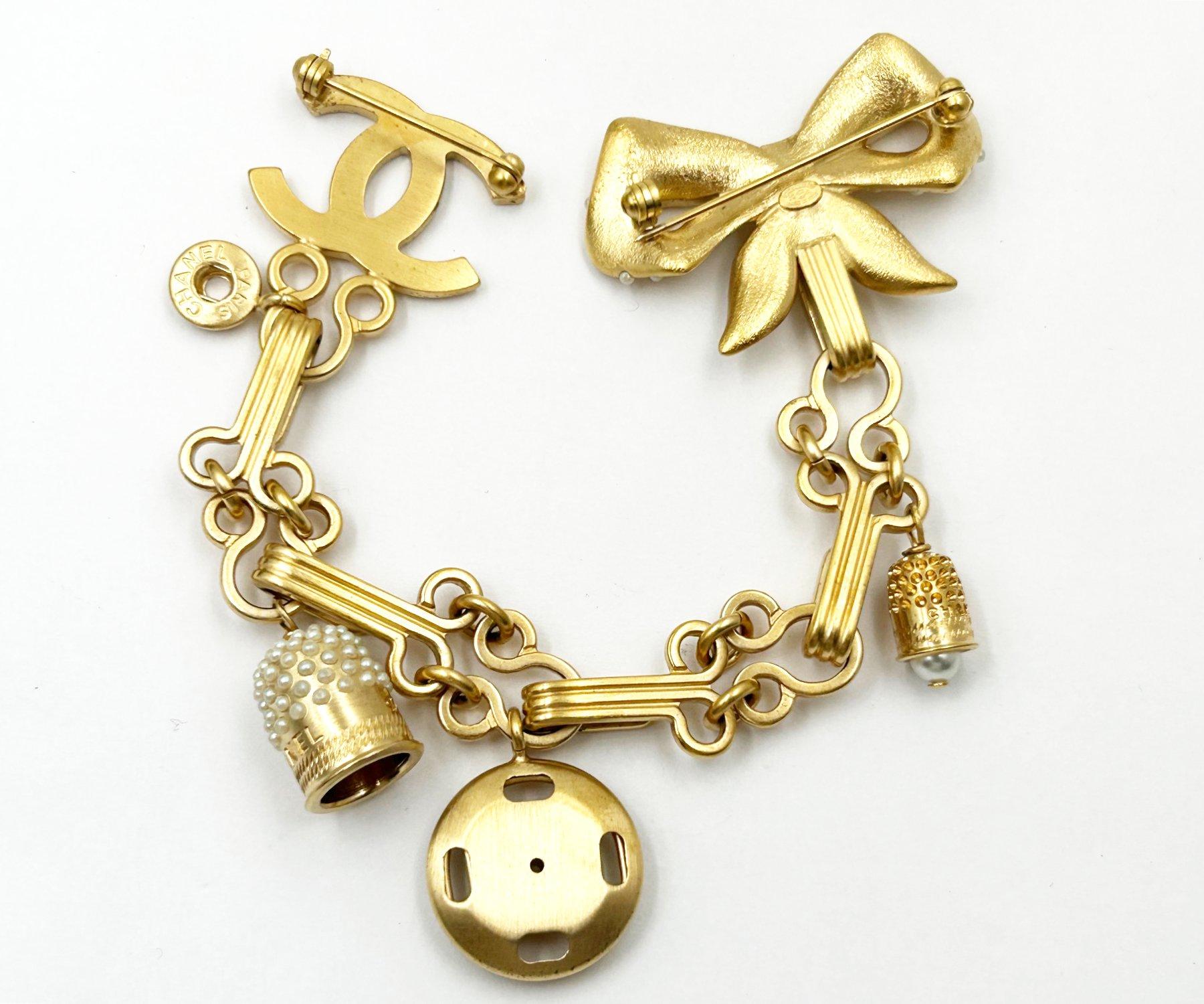Women's Chanel Rare Vintage Gold CC Ribbon Pearl Thimble Brooch Pin