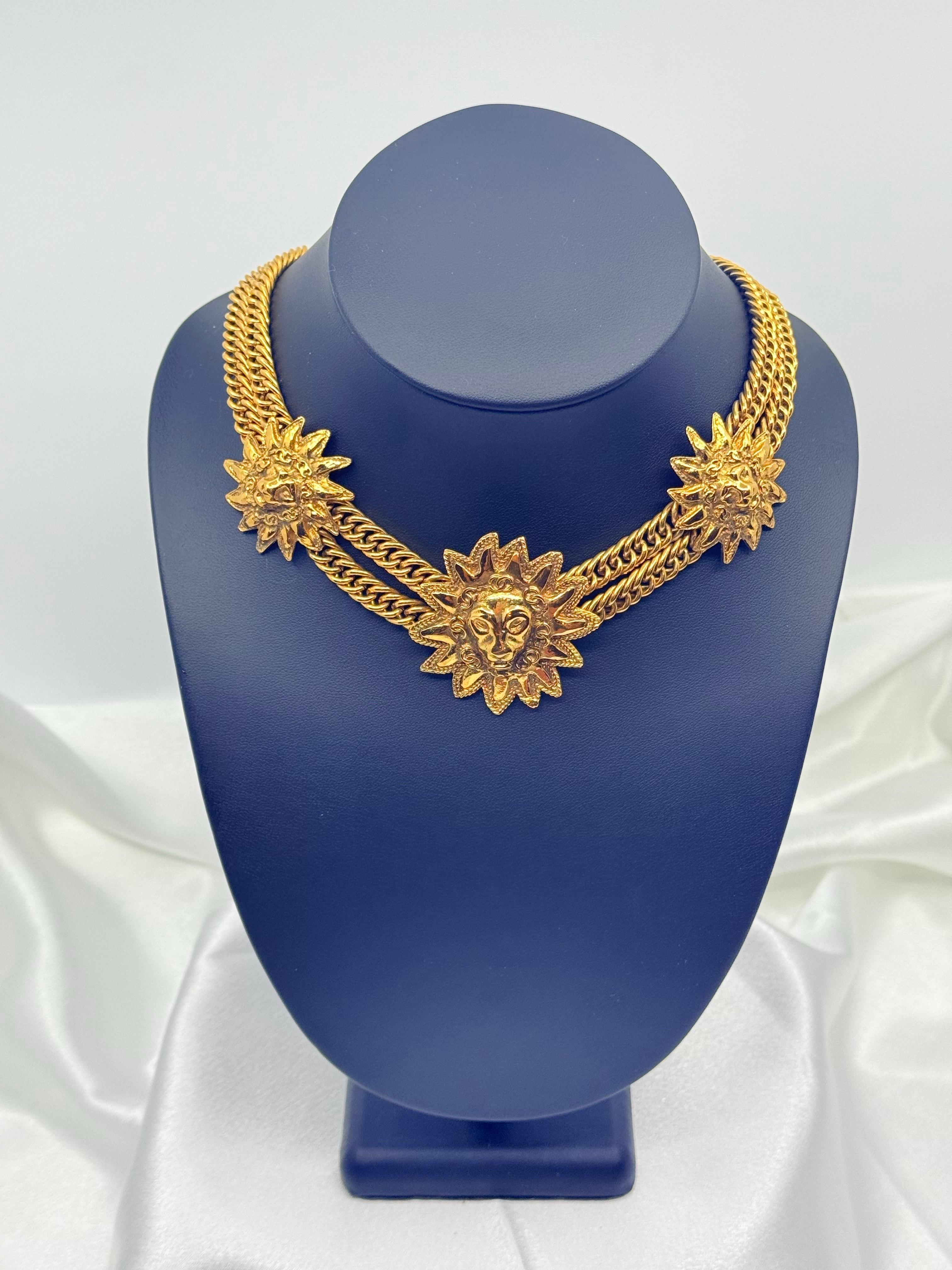 CHANEL Rare Vintage Gold Multi Strand Leo Lion Sun Collar Necklace en vente 6