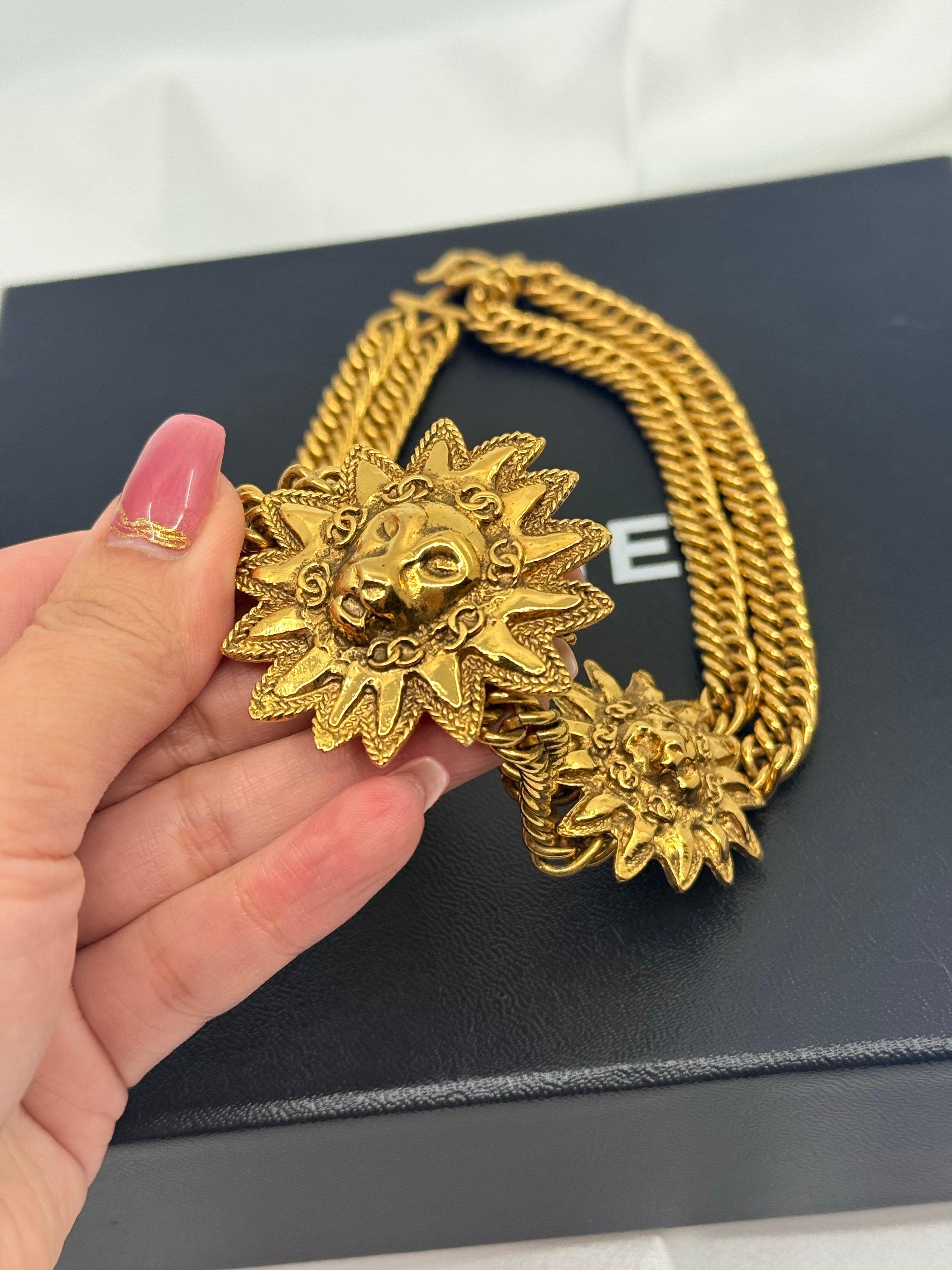 CHANEL Rare Vintage Gold Multi Strand Leo Lion Sun Collar Necklace Unisexe en vente